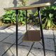 Table d'appoint ou desserte vintage plateau formica couleur bois