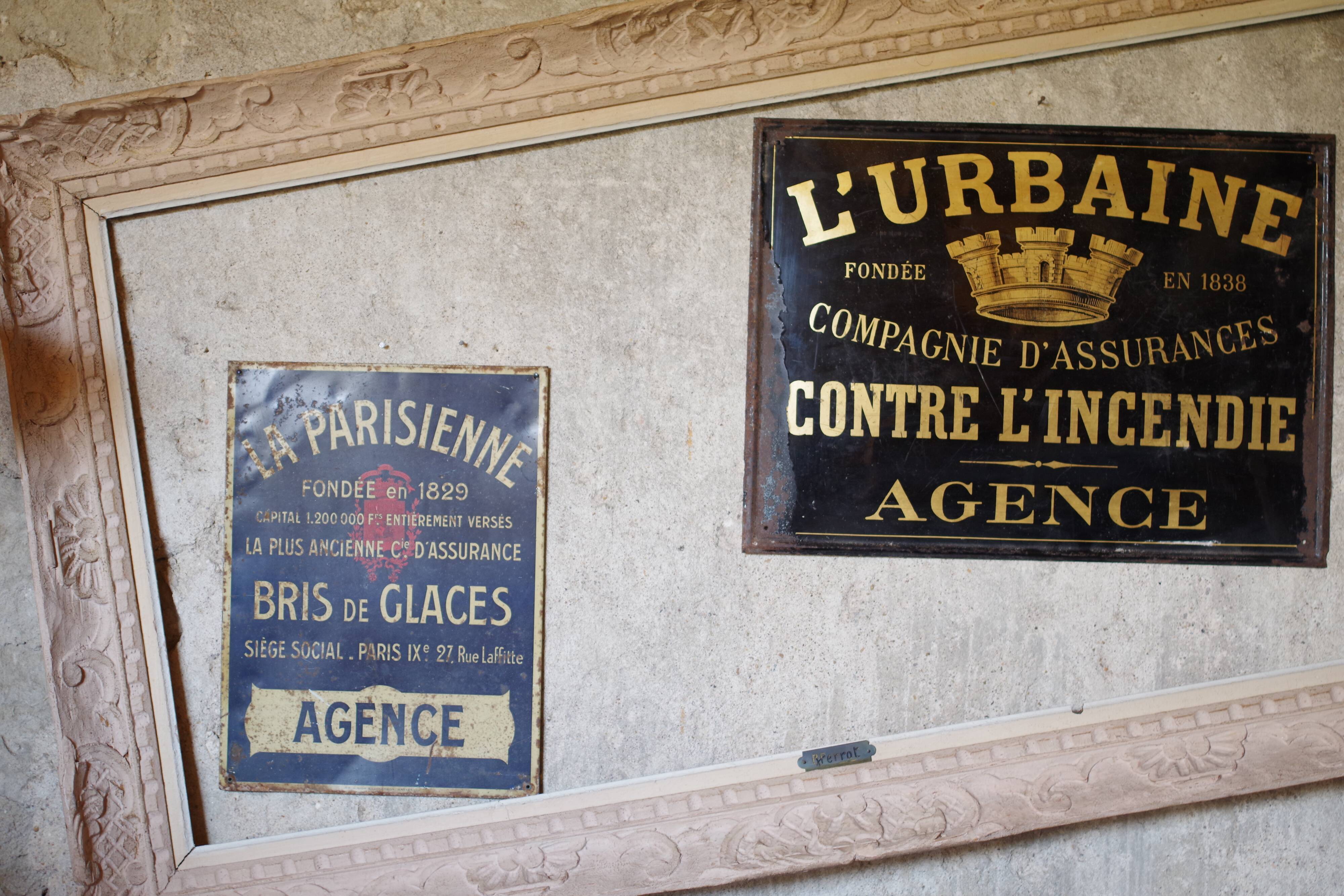 Plaque émaillée de la compagnie d'assurance "La Parisienne"