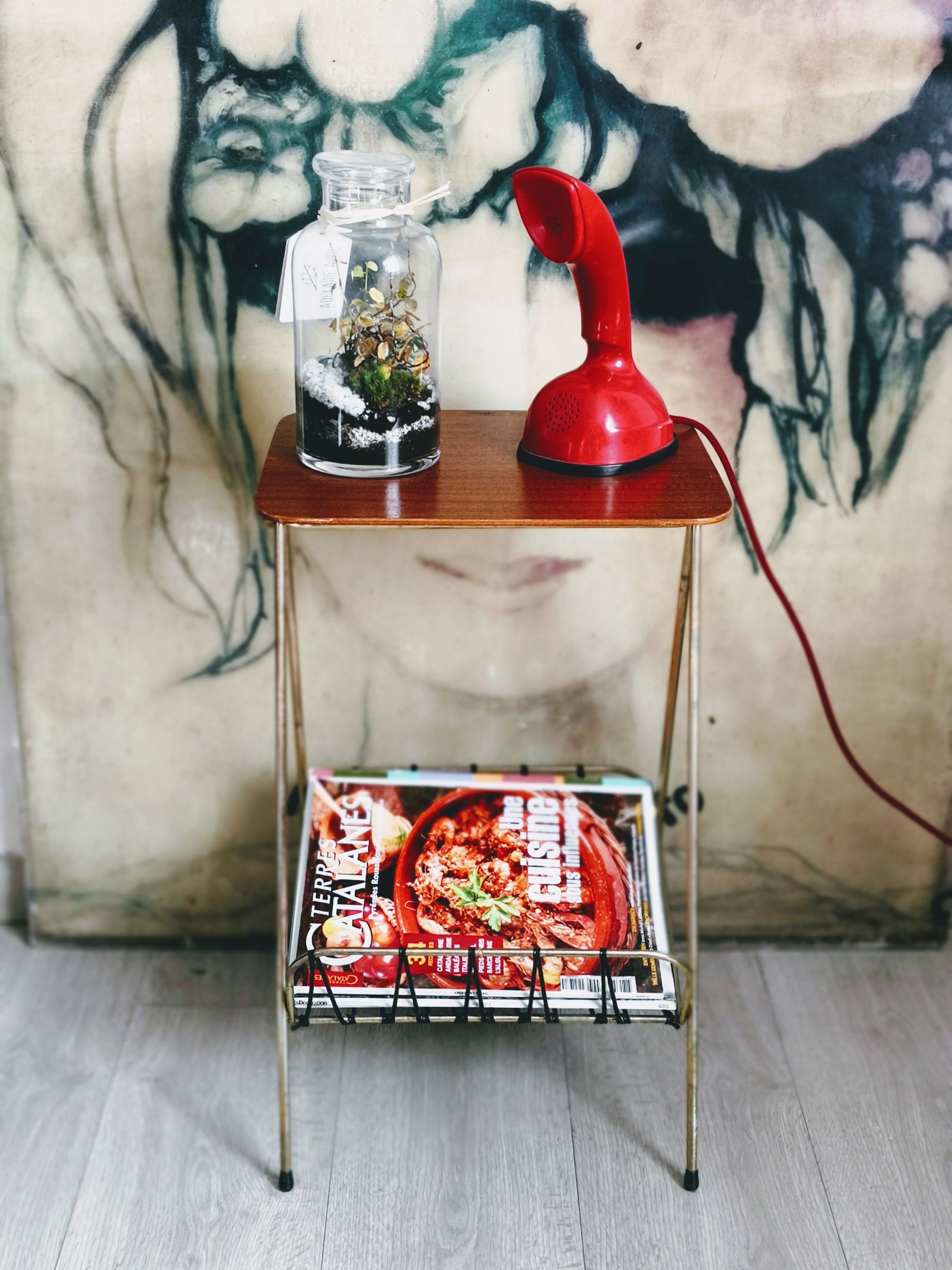 Red ERICOFON telephone