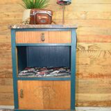 Exotic chic table and its matching lamp