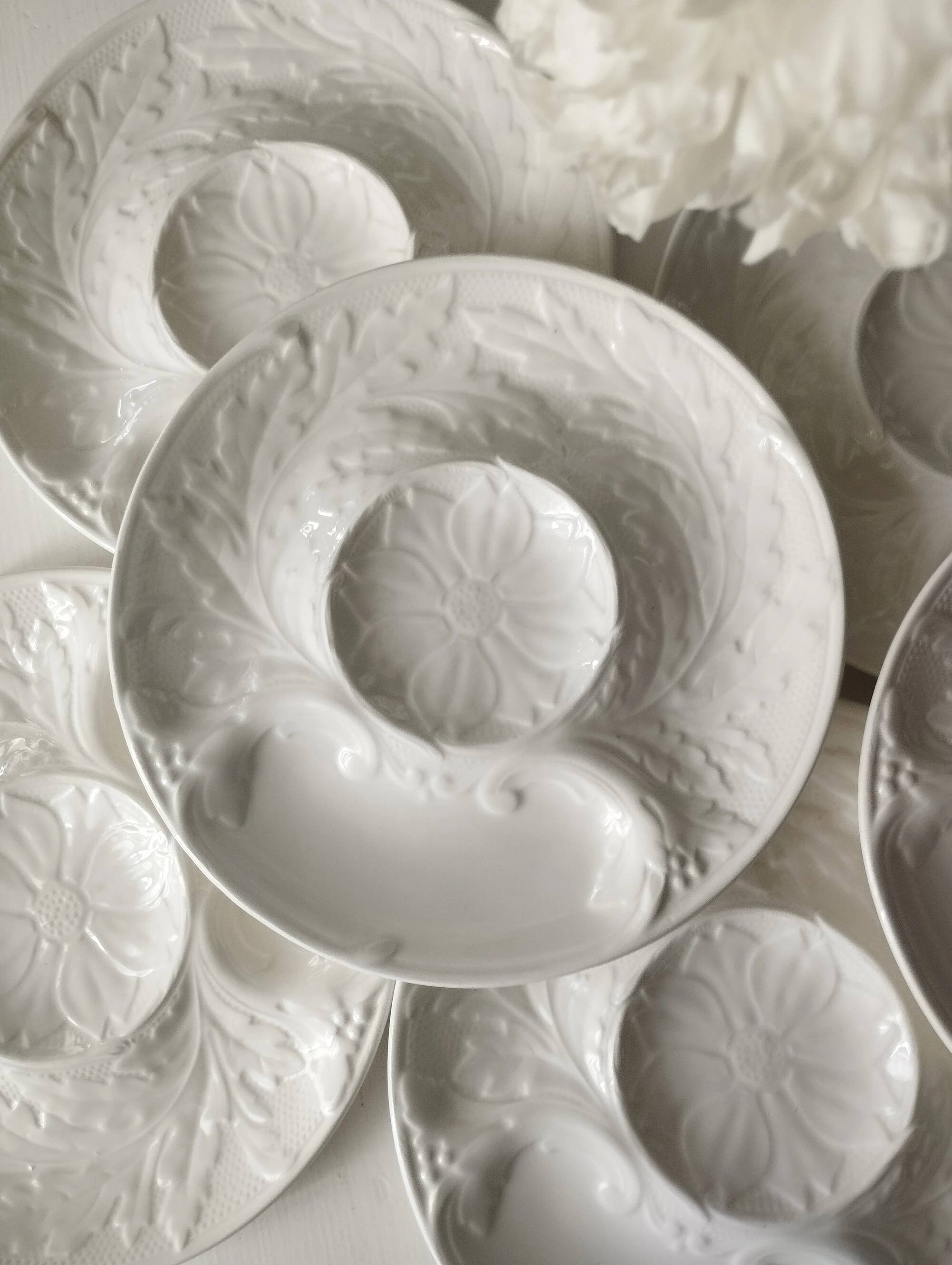 Set of 6 artichoke plates in white faience from Gien.