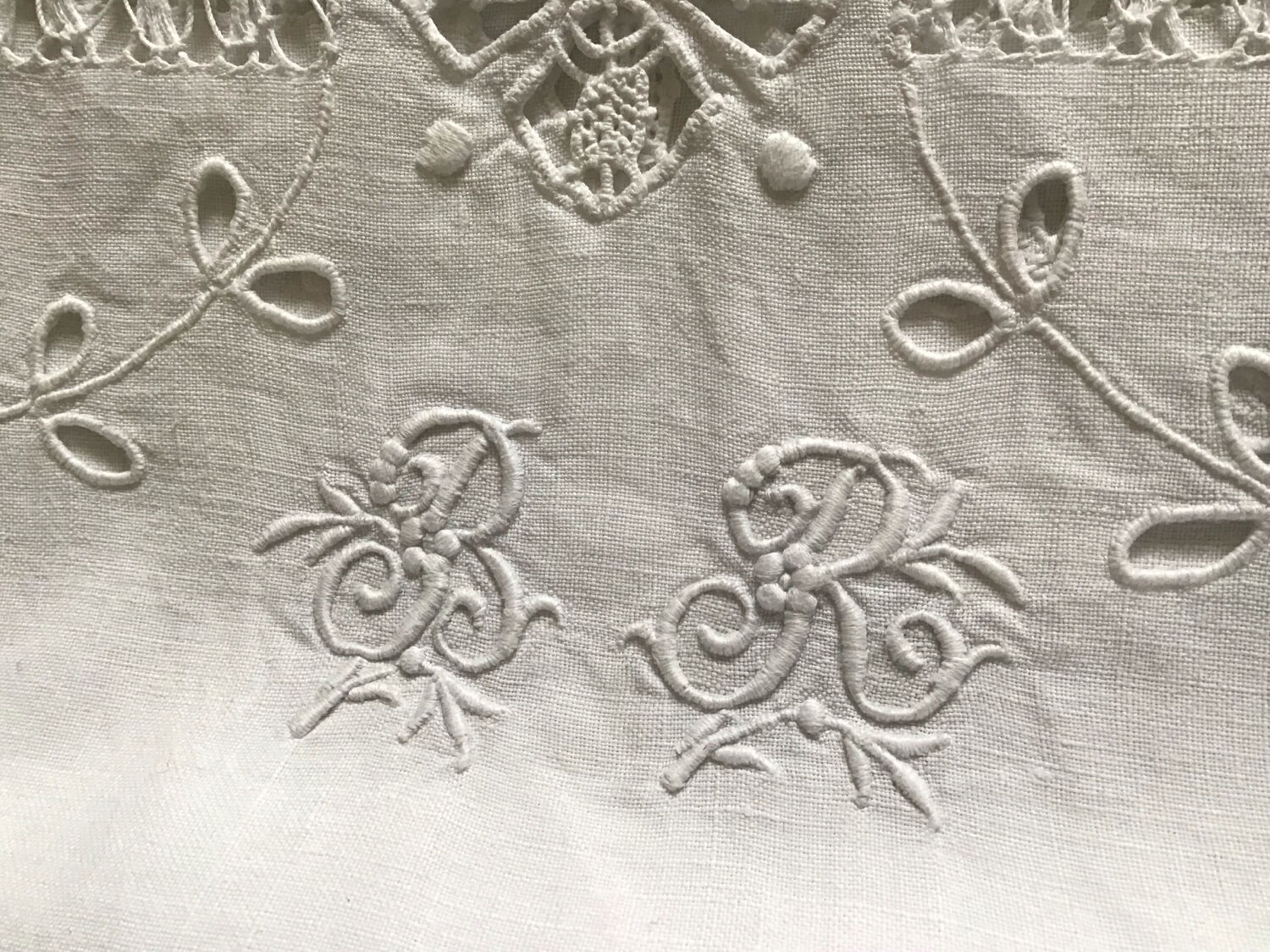 Nappe de réception en lin blanc BR 2mx2m10