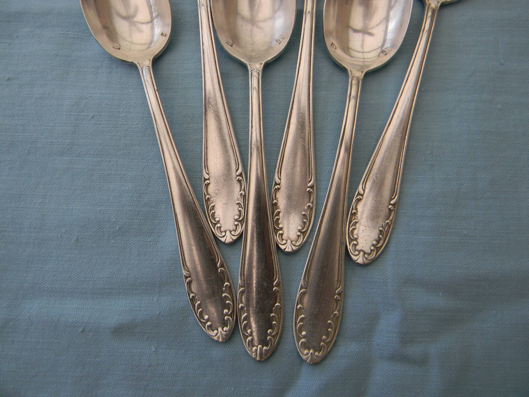 Set of 6 teaspoons in silver metal