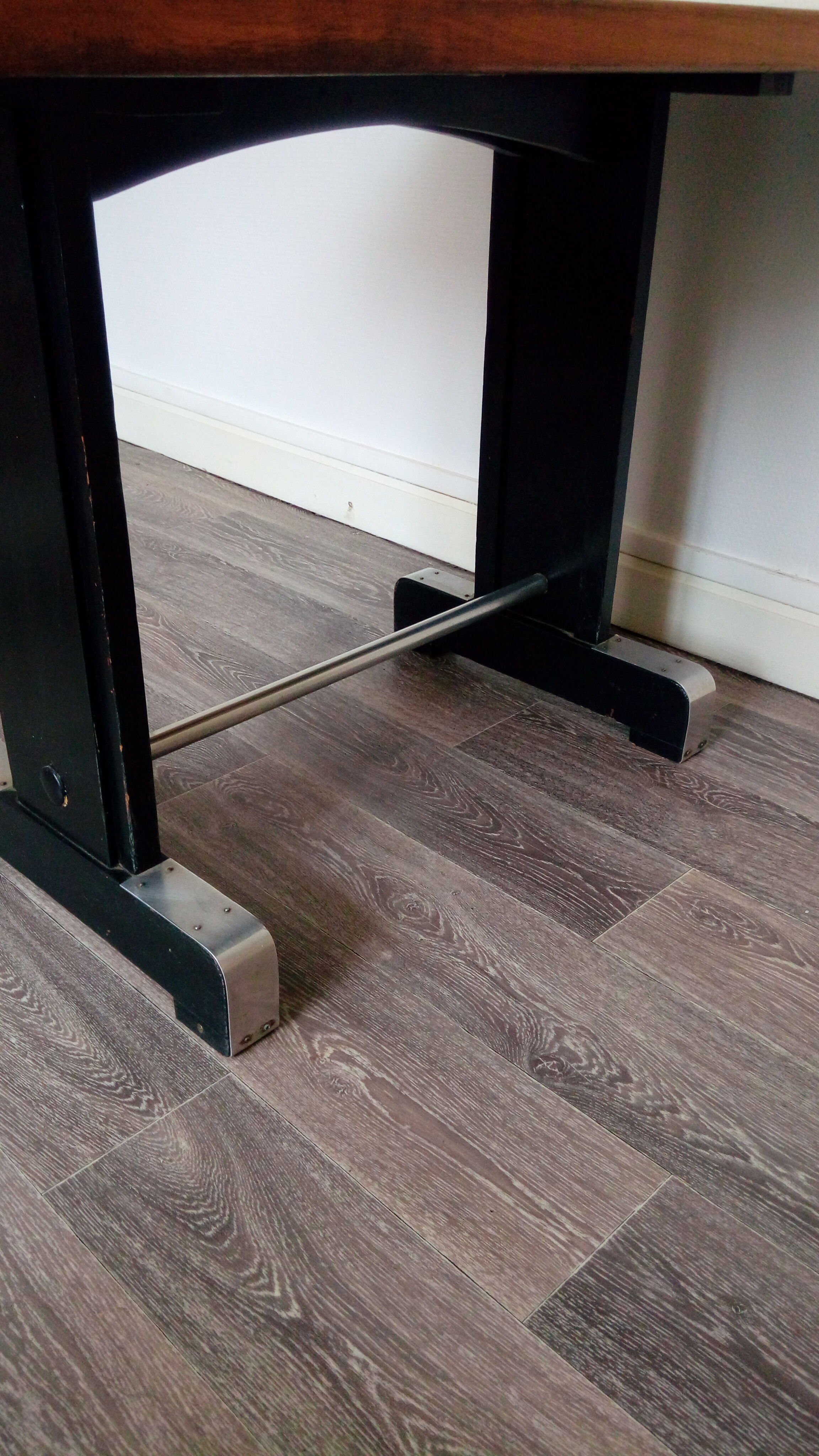 Old bistro table - vintage - 4 places - bar foot rest
