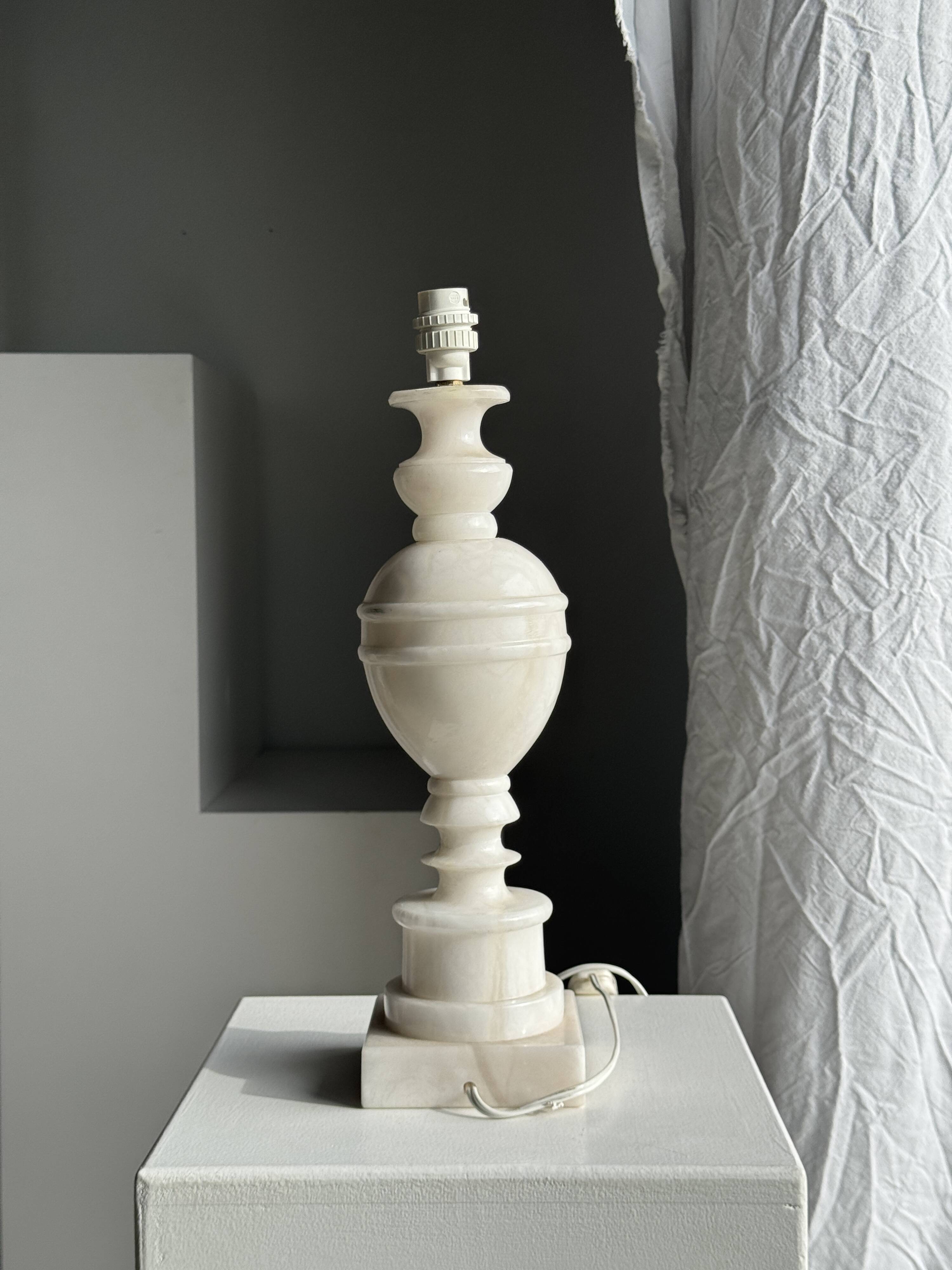 Large alabaster lamp base H41 D11