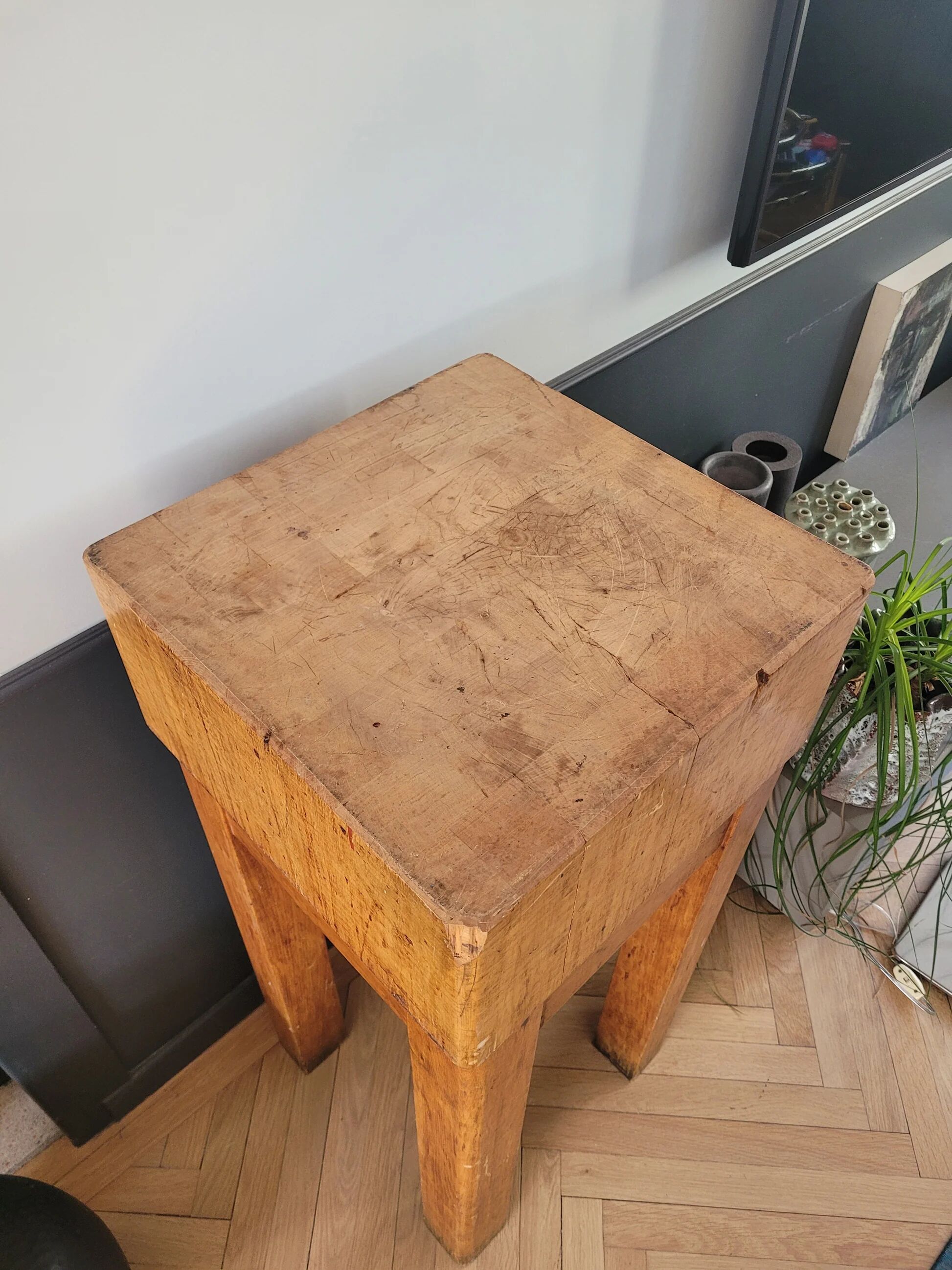 Authentic butcher's block on legs - End grain wood
