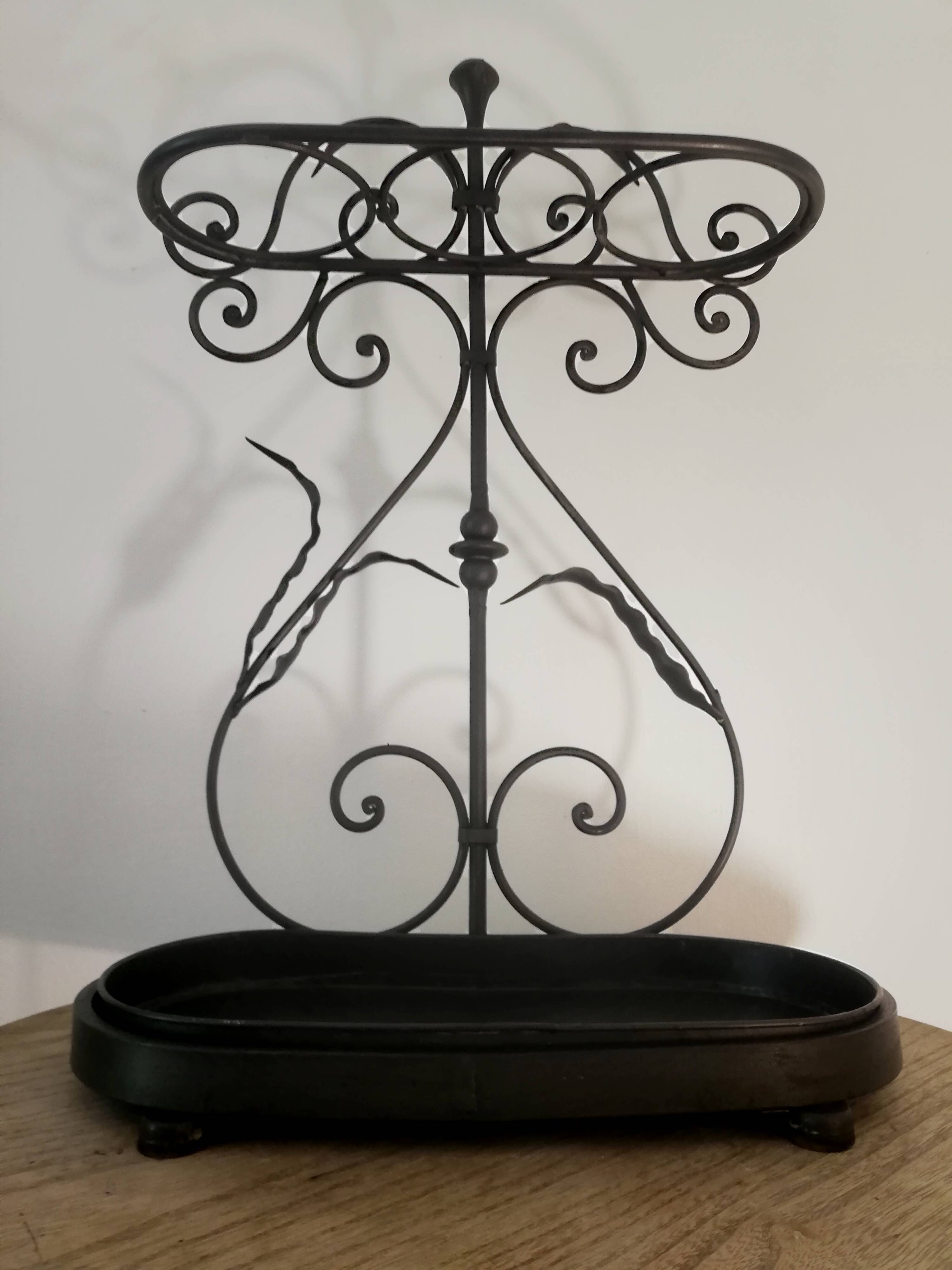 Art deco umbrella holder