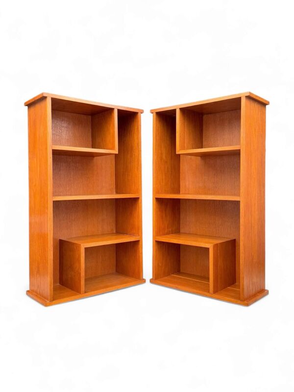 Deux meubles de rangement asymétriques vintage