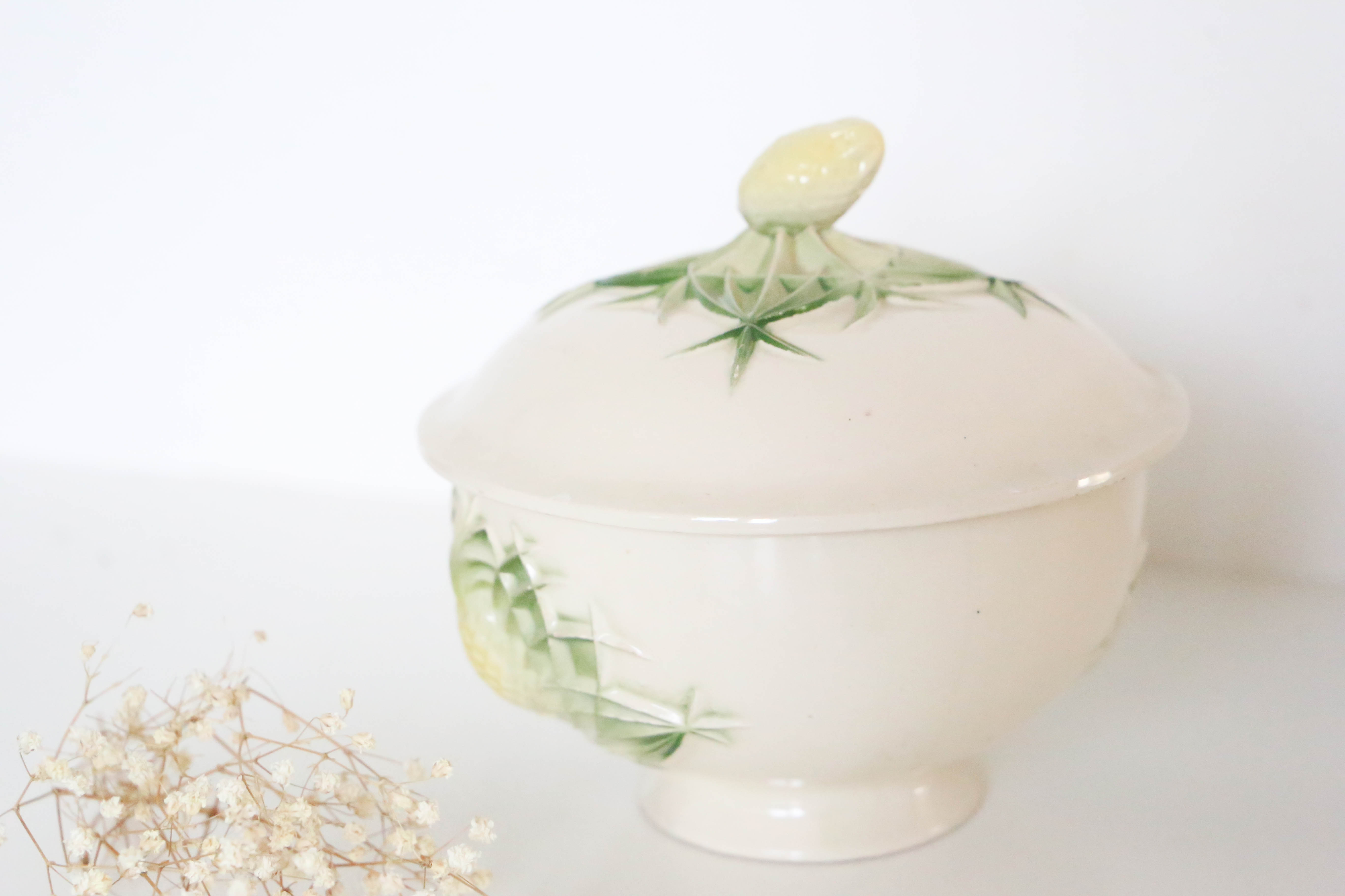 Pineapple soup kitchen, vintage