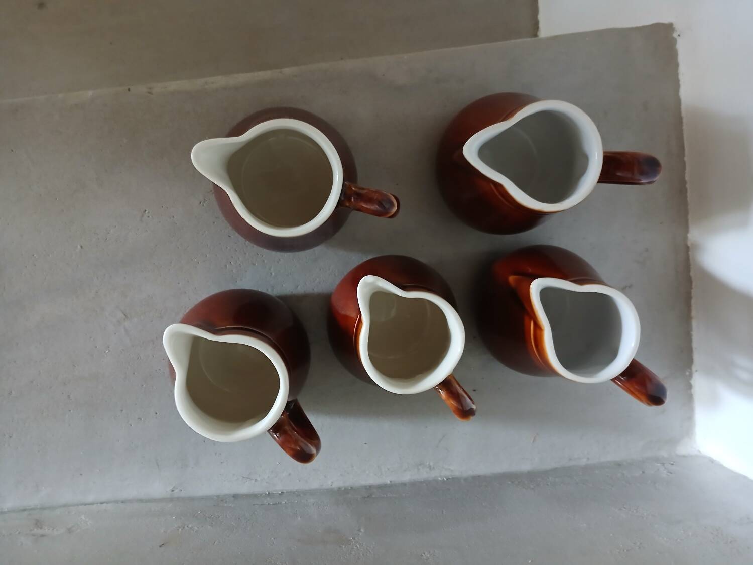 5 small milk pots/bistro cream