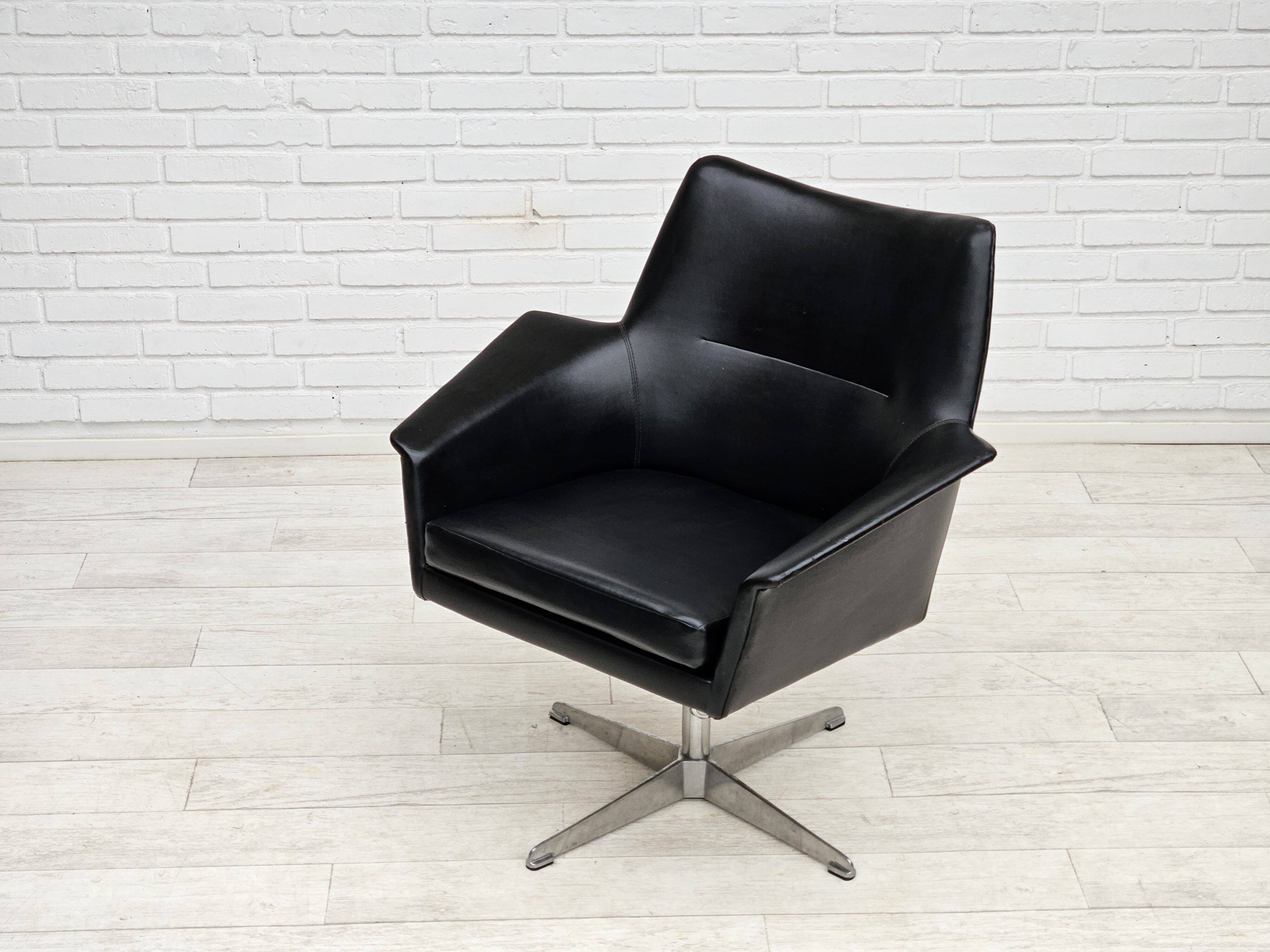 1960s, scandinavian design, swivel chair, original condition, artificial leather, cast aluminum base
