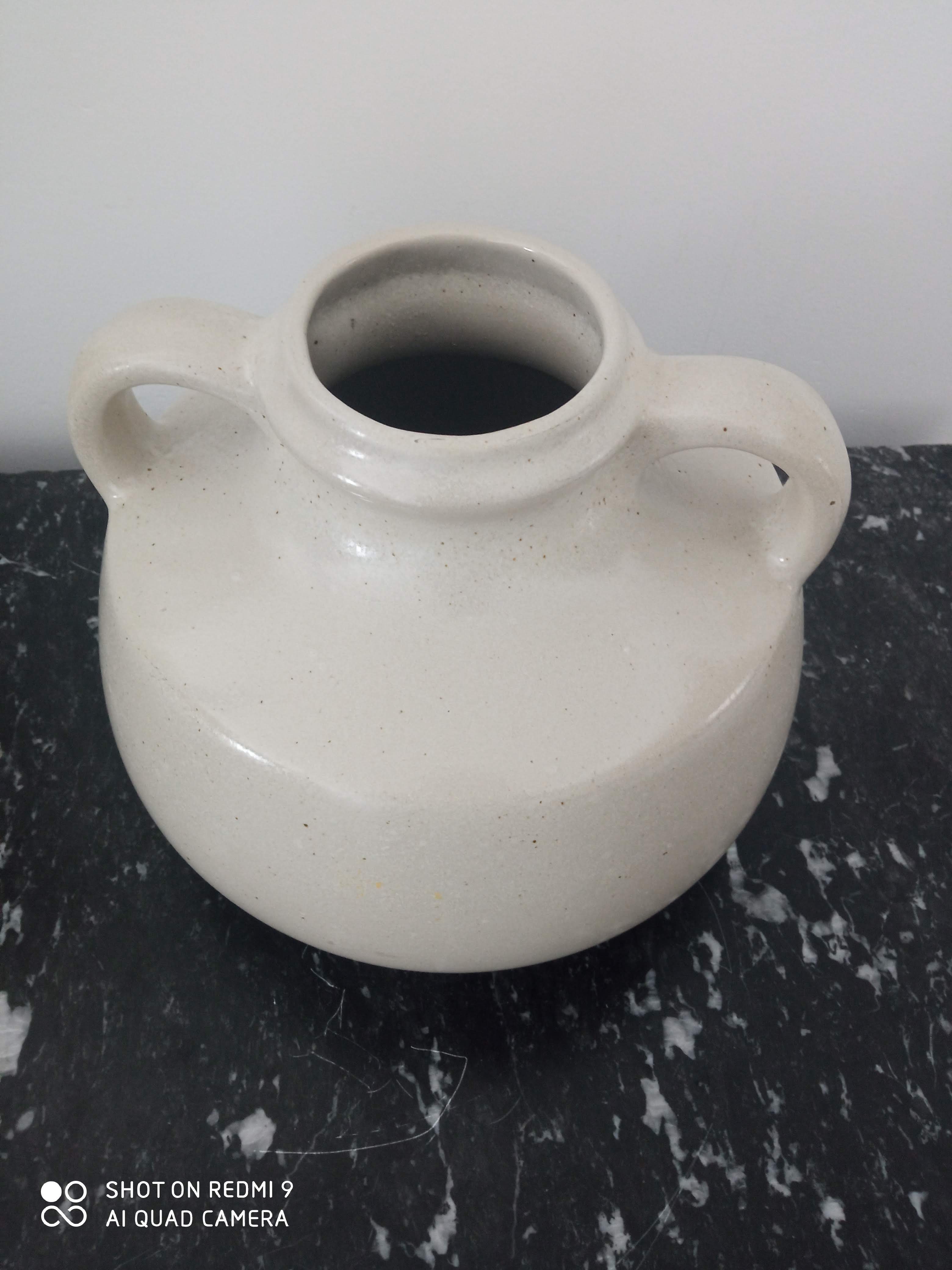 Capuchin sandstone vase