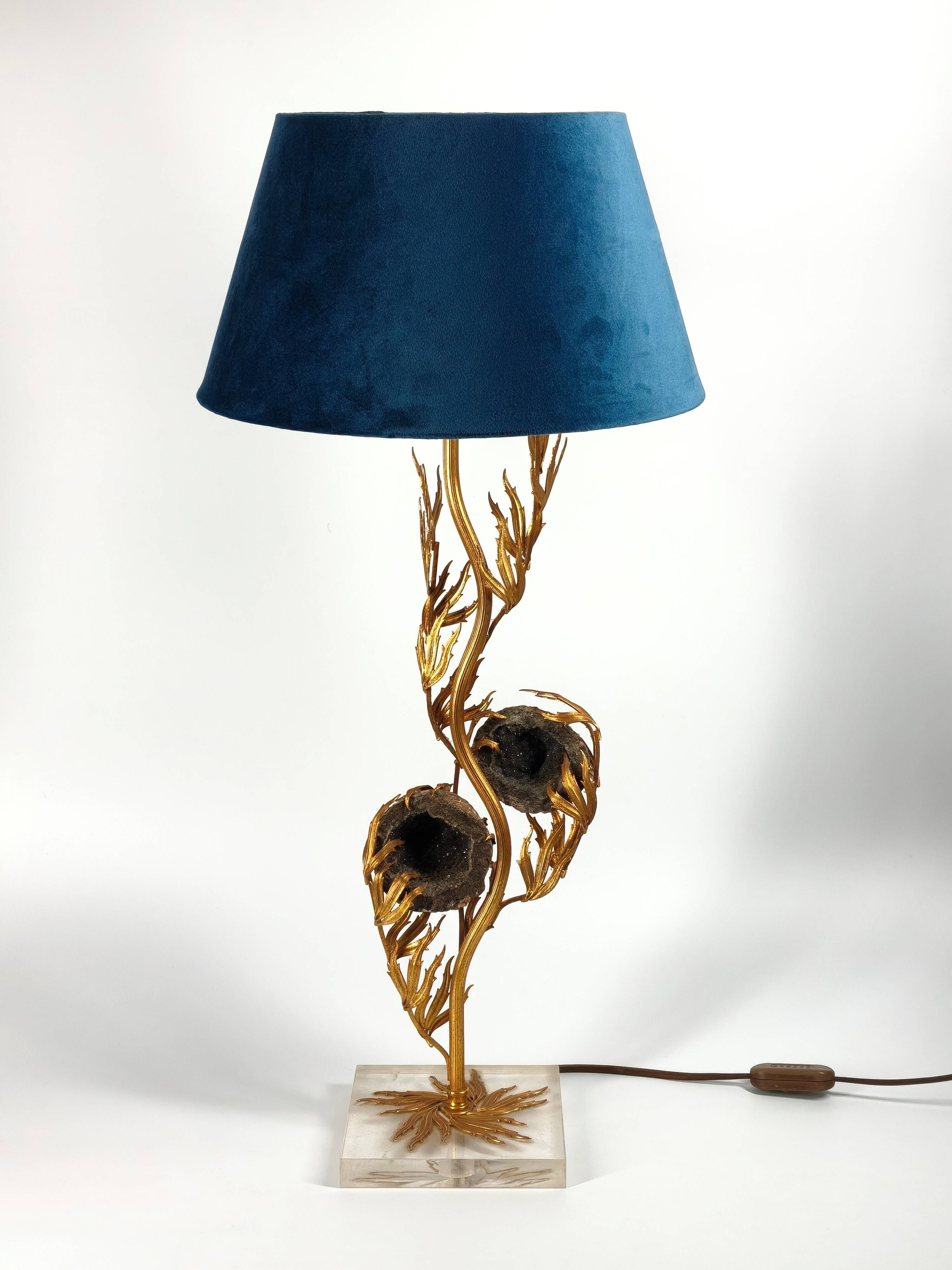 Sculptural lamp in gilded brass and geodes, 1970s