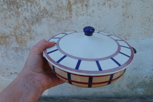 Vintage tureen 1930 Basque Béarn Creil Montereau