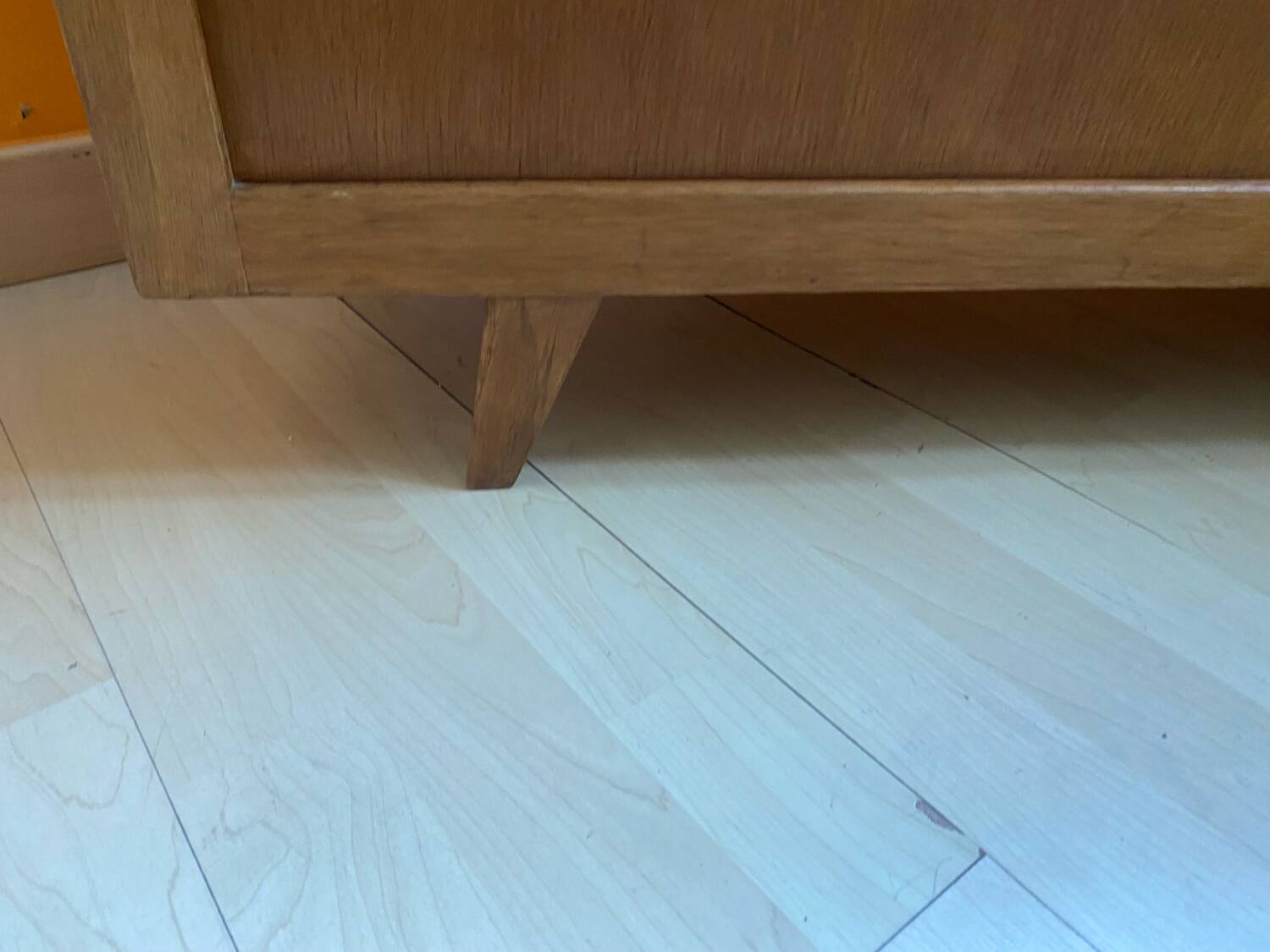 Coffre en bois et rotin