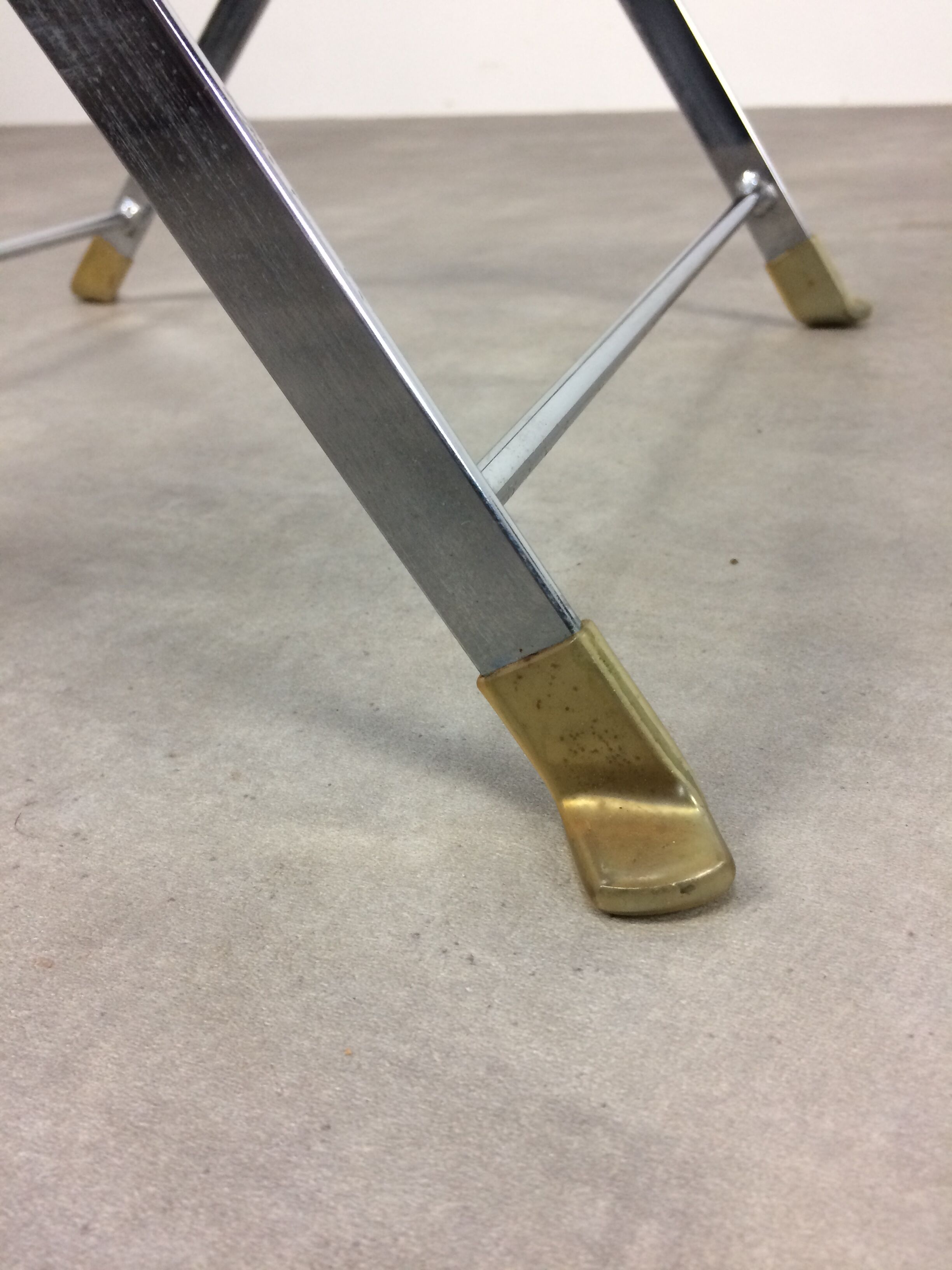 Plexiglas chair by Lebovici and Berthet for Marais International, series "Les Invisibles"