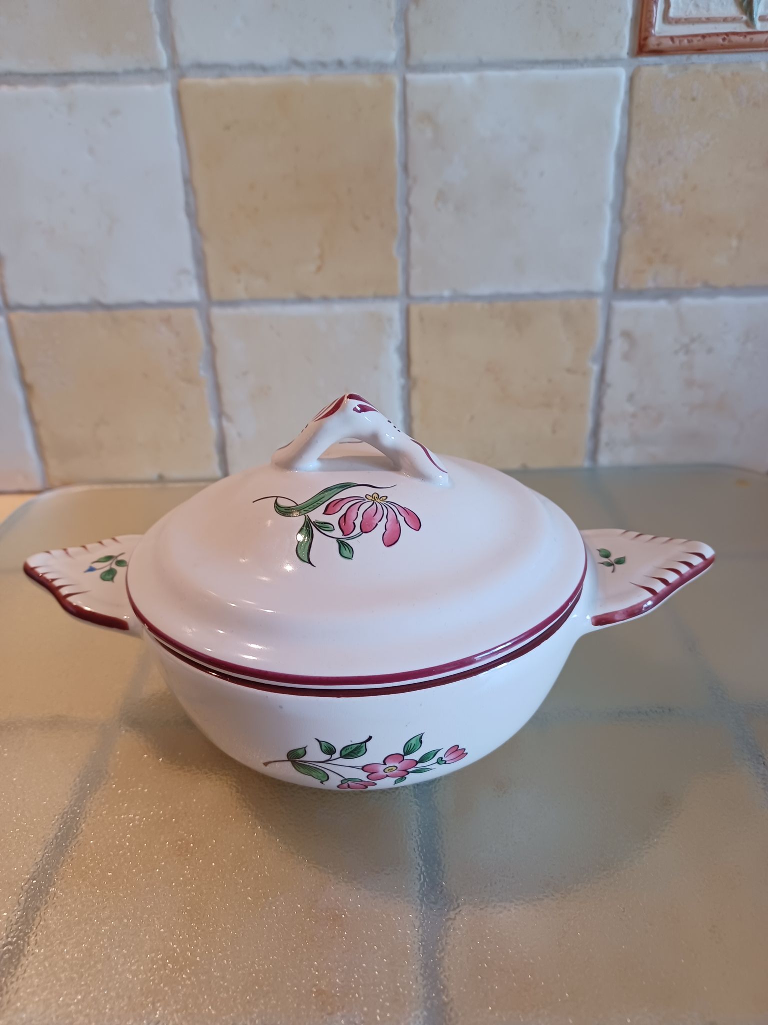 Bonbonniere en faience de st-clement