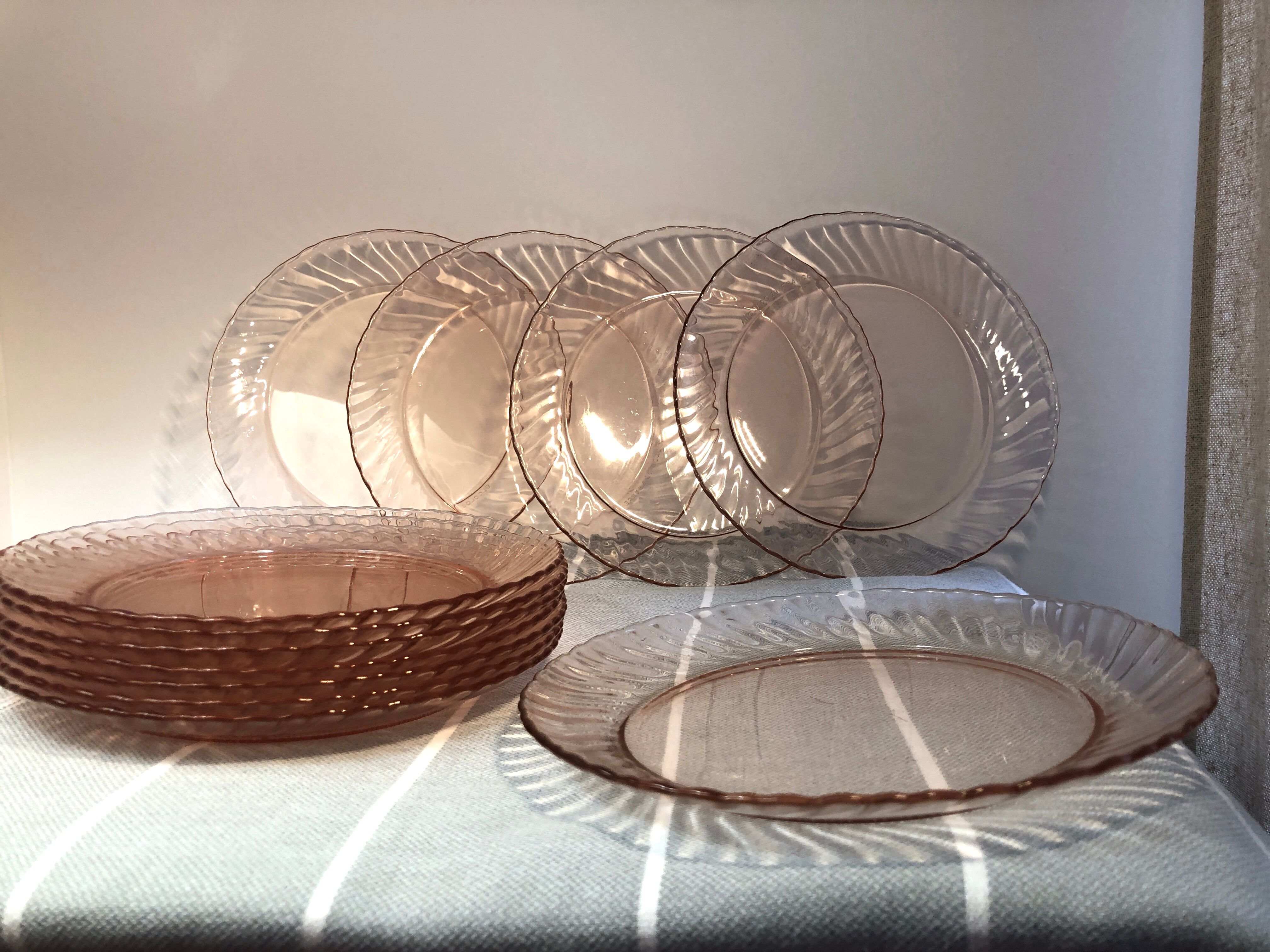 Pink glass dessert plates from the 70s, Arcoroc "Rosaline" +1 offered