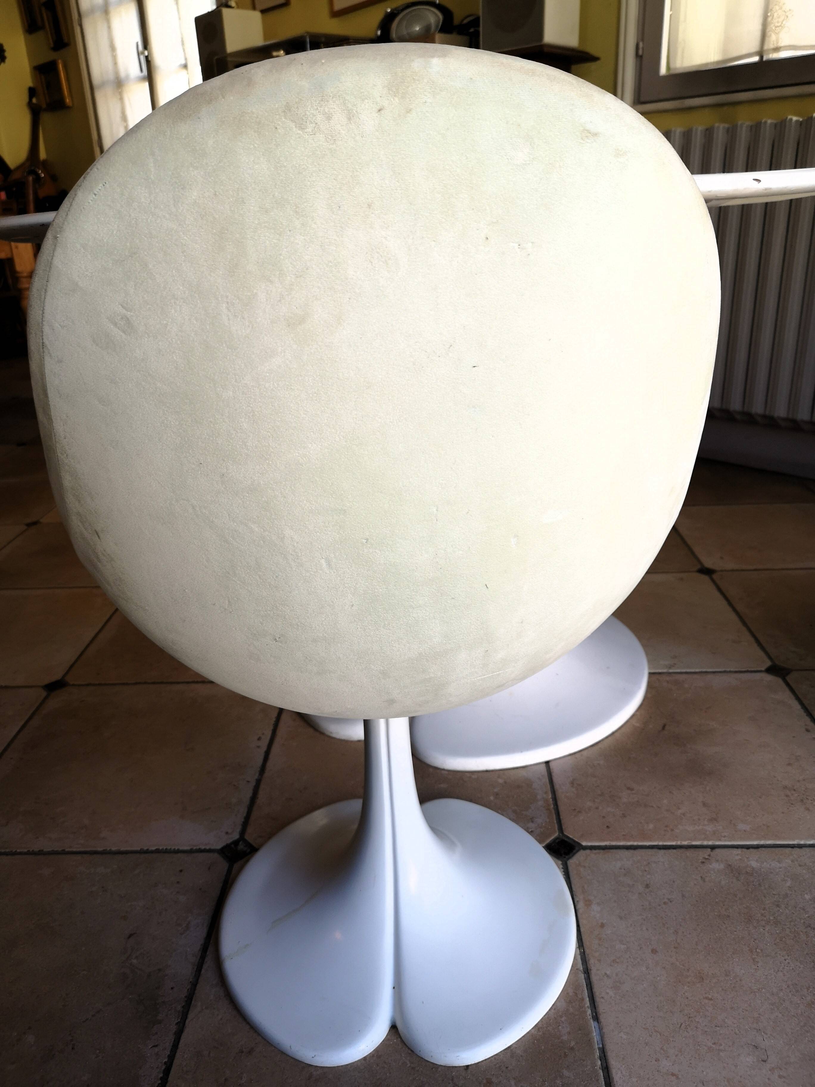 Tulip table and chair set
