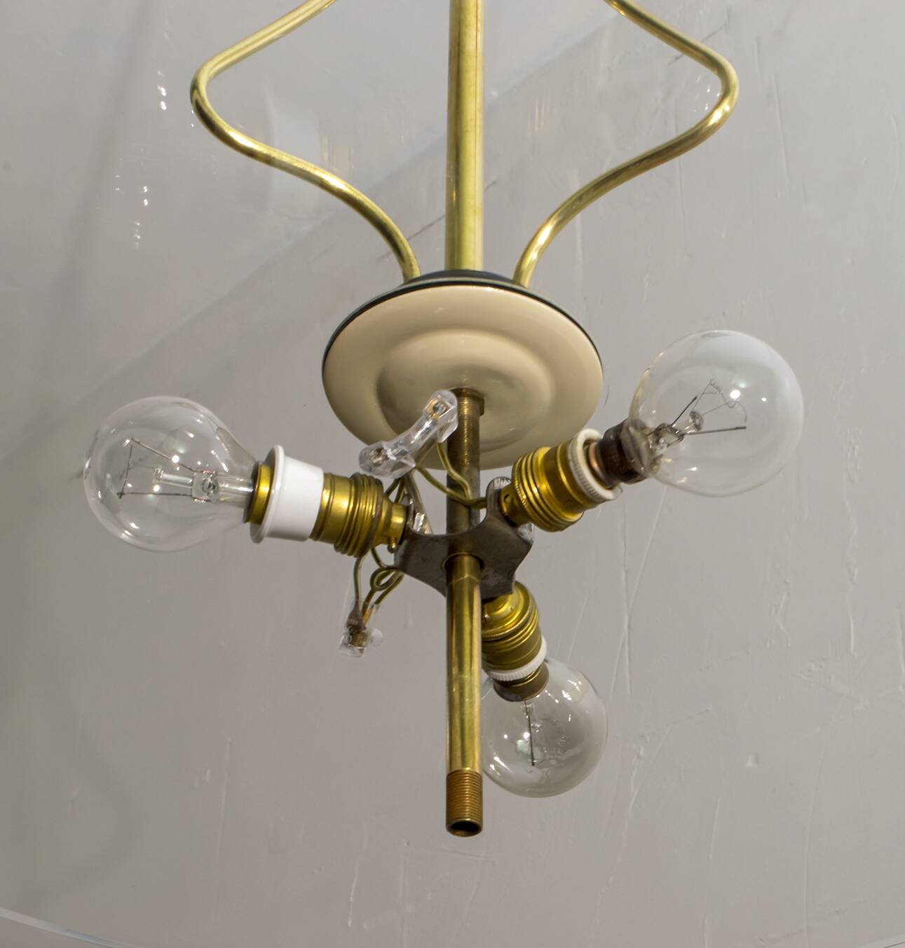 Lustre italien en verre et laiton de style Fontana Arte, années 40