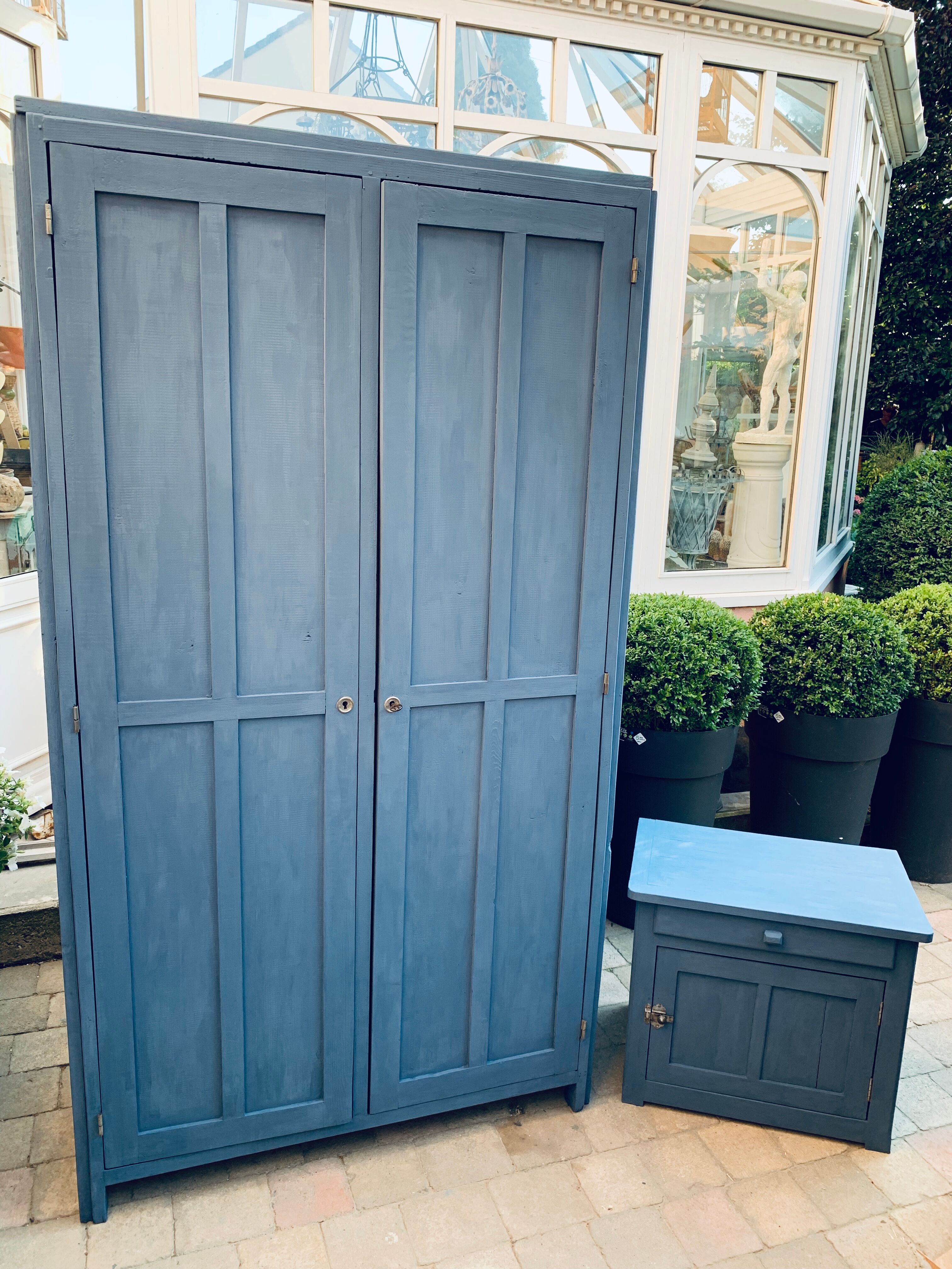 Parisian wardrobe and his bedside