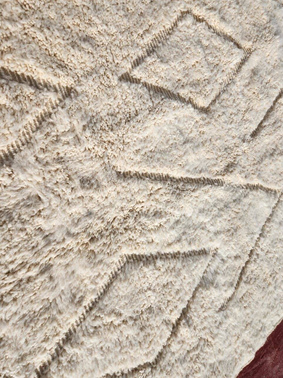 Beni Ouarain Berber rug in cream 300x200 cm – natural wool – handmade