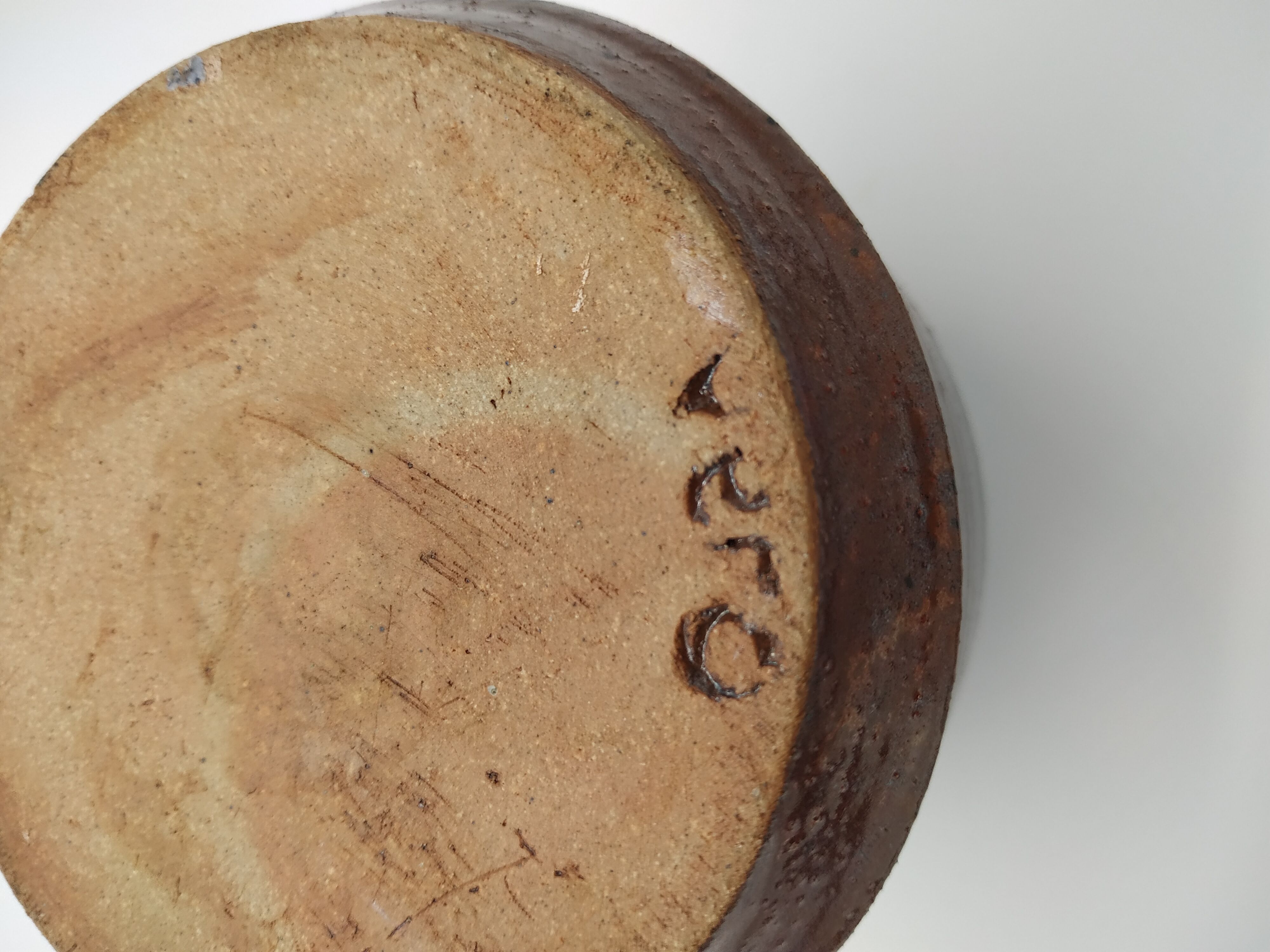 Vase bottle in sandstone pyrity