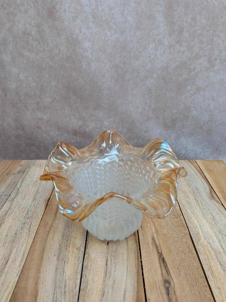 Vintage iridescent amber glass lampshade – tulip