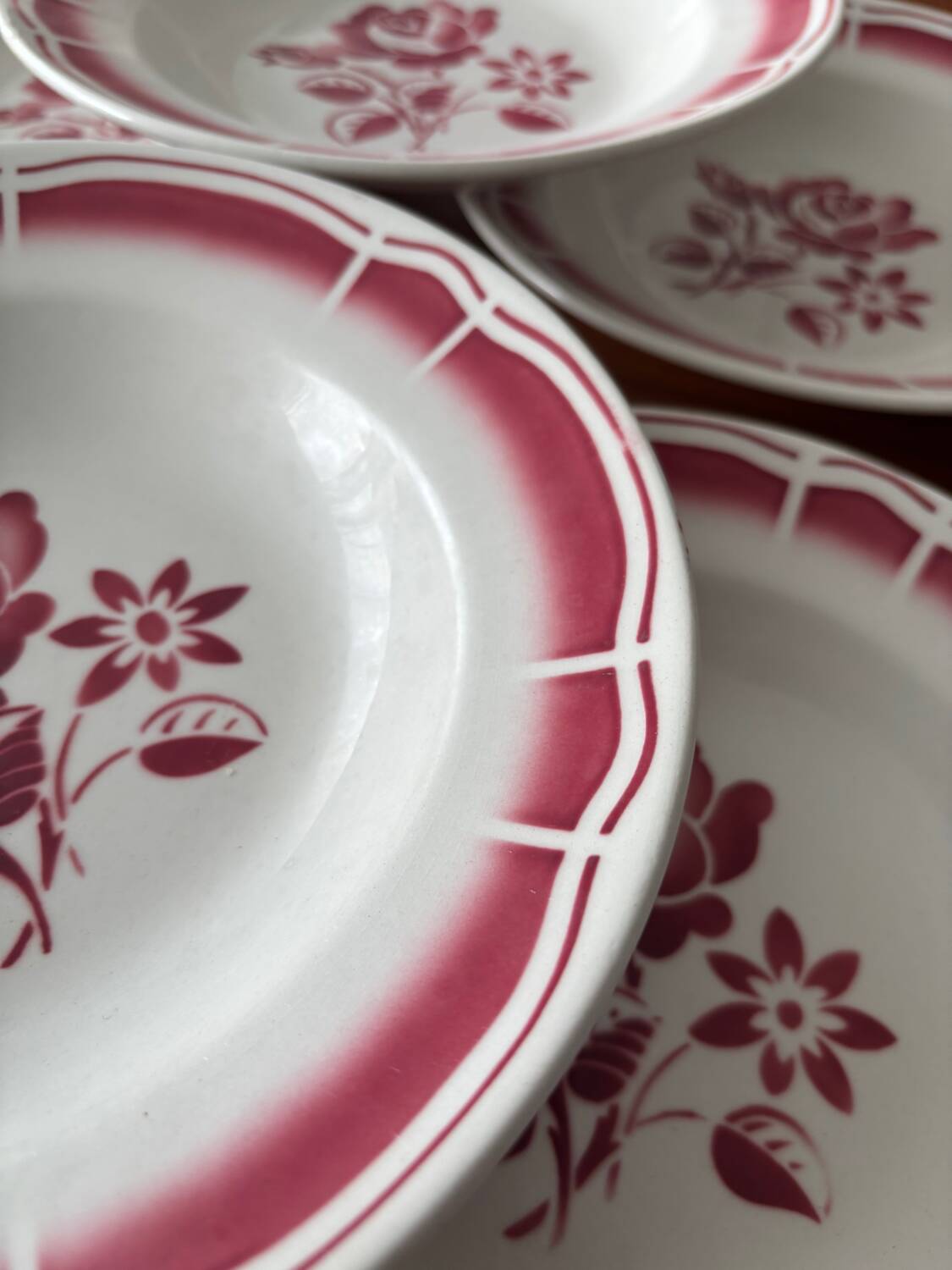 Set of 6 Badonviller red deep plates – Vintage bistro crockery