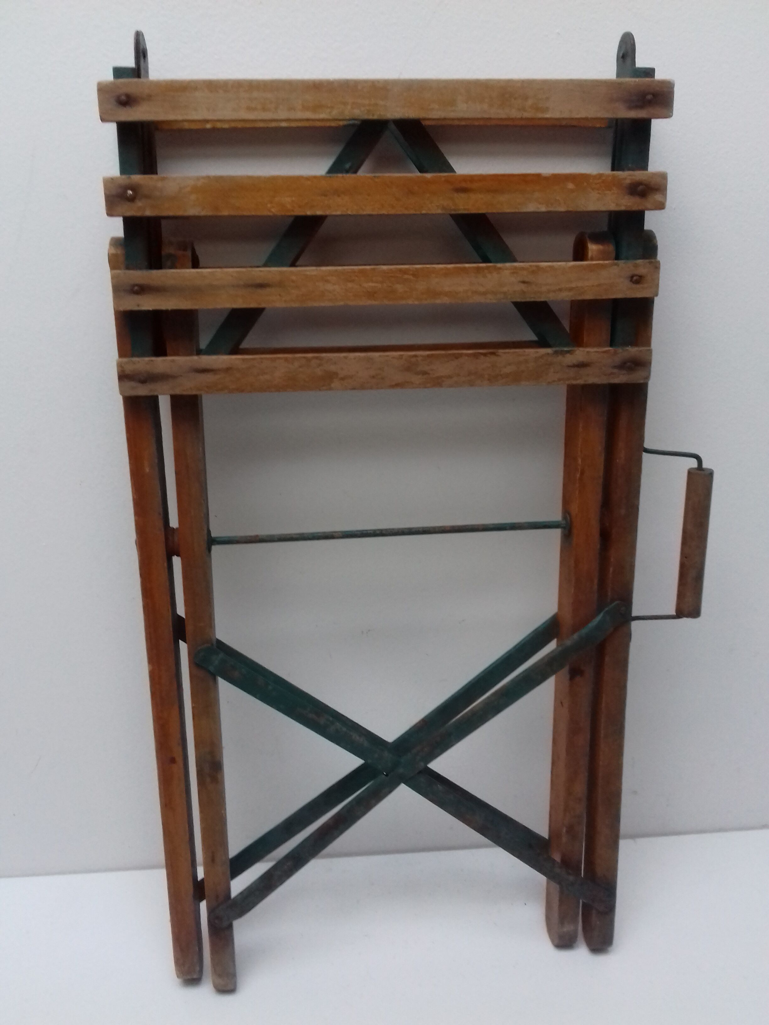 Wooden folding stool "eureka"