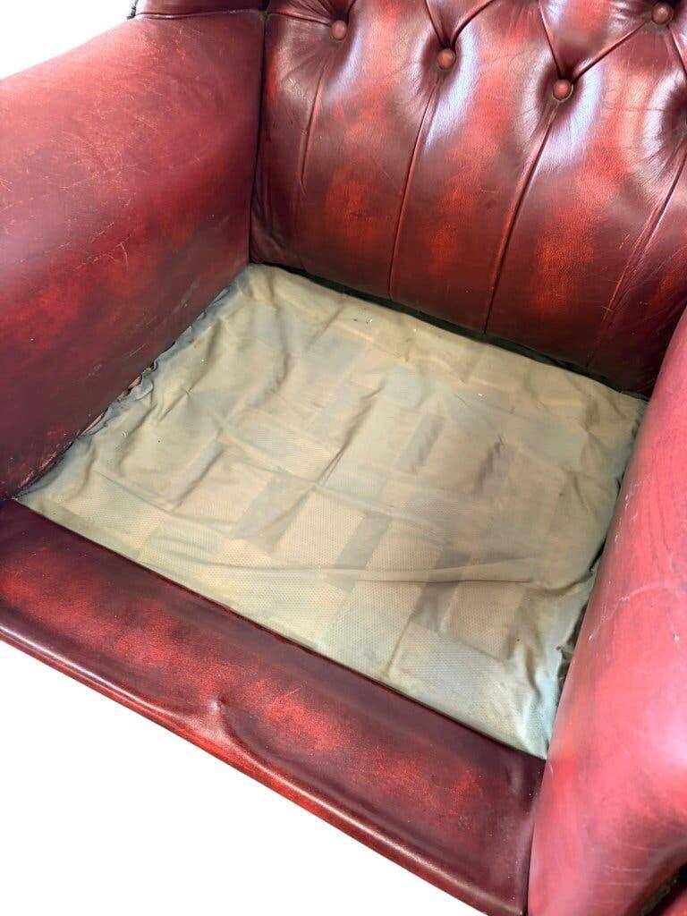 Vintage Chesterfield armchair in Oxford Blood leather / single seat