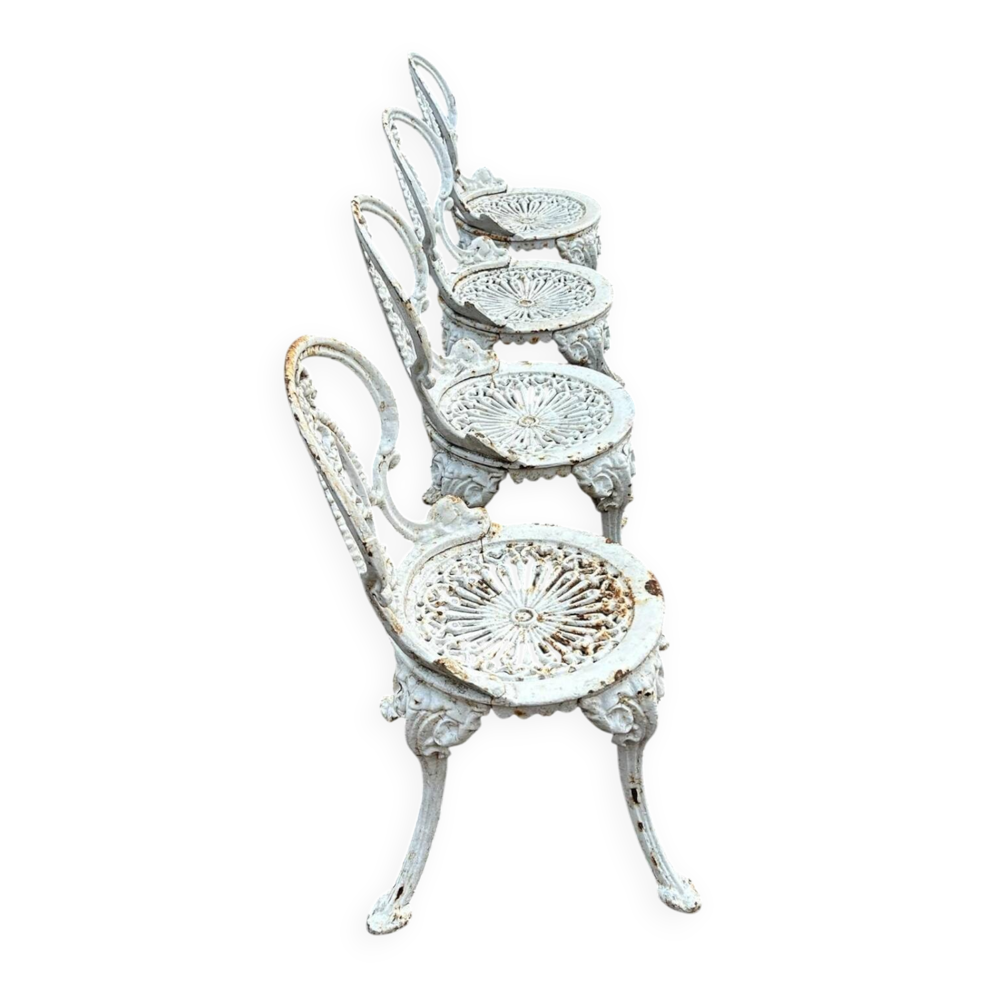 Suite de quatre chaises de jardin en fonte de style Victorien vers 190