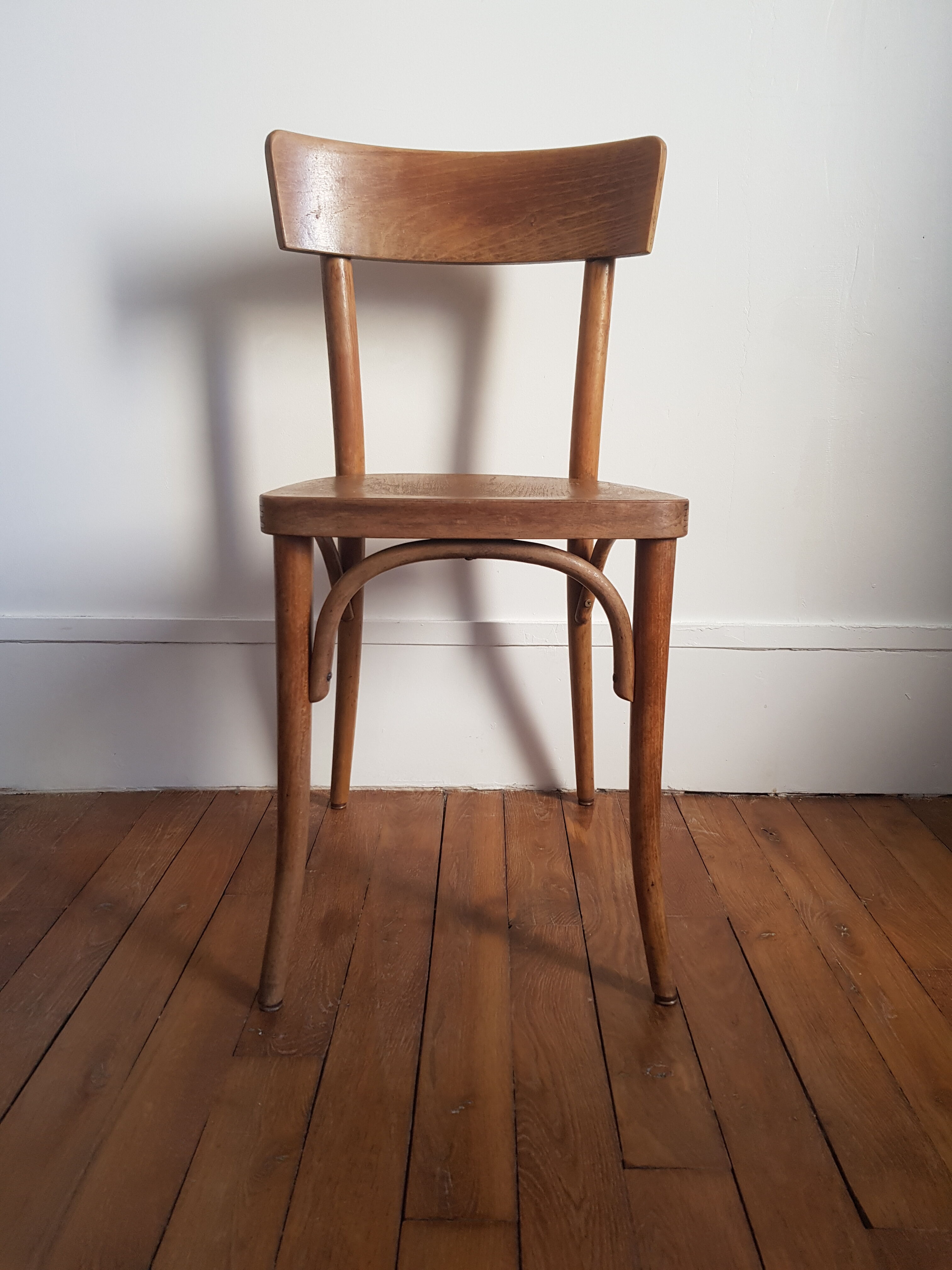 Chaise bistrot en bois clair