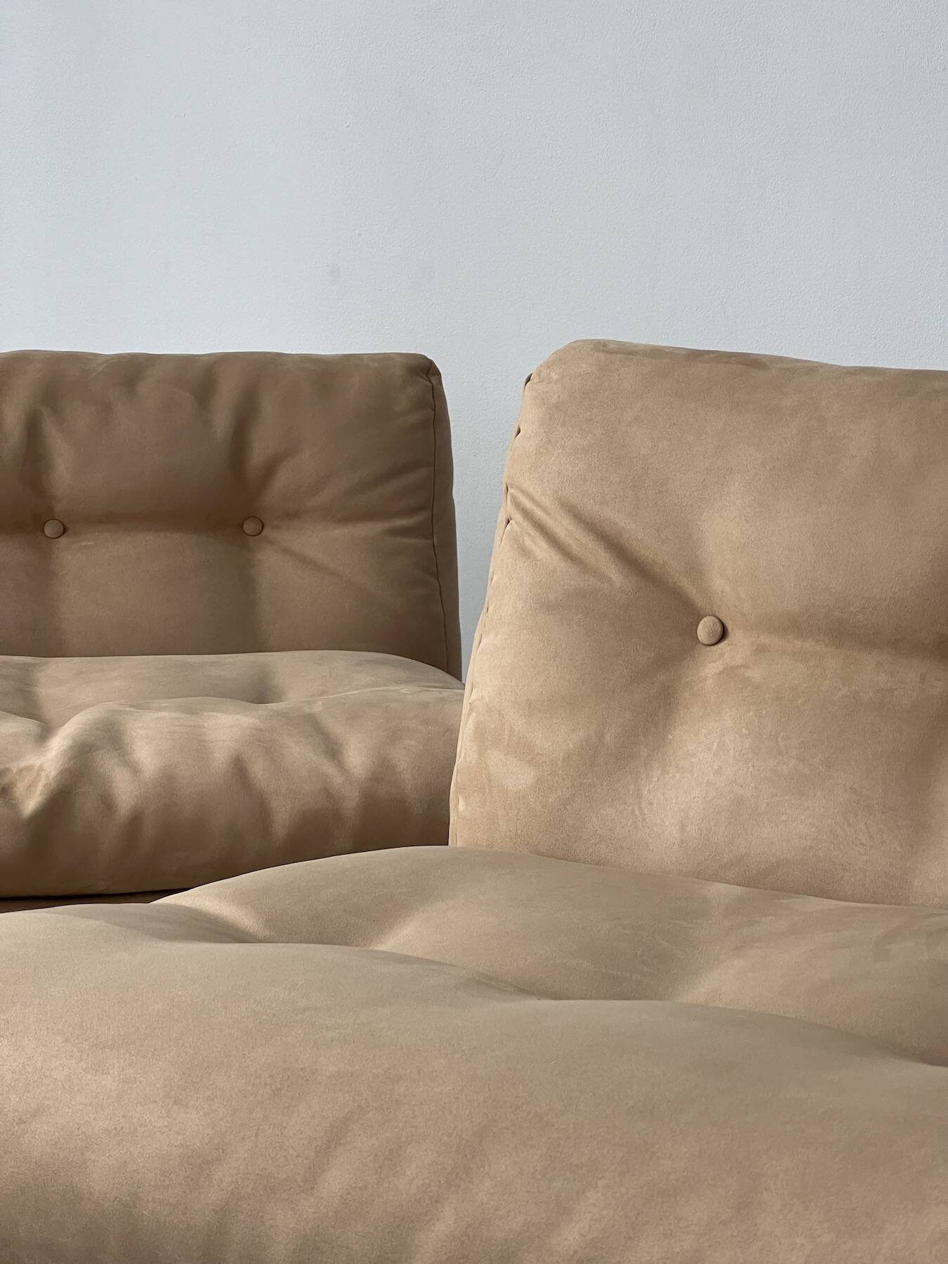 Pair of Amanta low chairs by Mario Bellini for C&B Italia, 1960s.