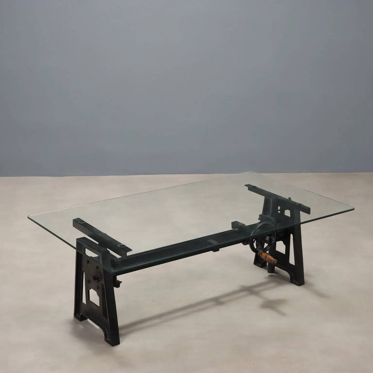 Table basse ancienne réglable en fer et verre, Italie, XXe siècle