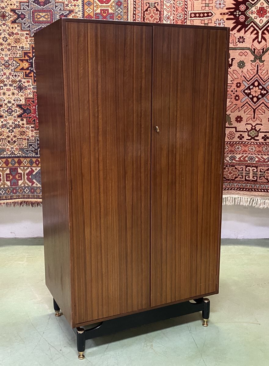 Dressing G-Plan in teak from the 70s