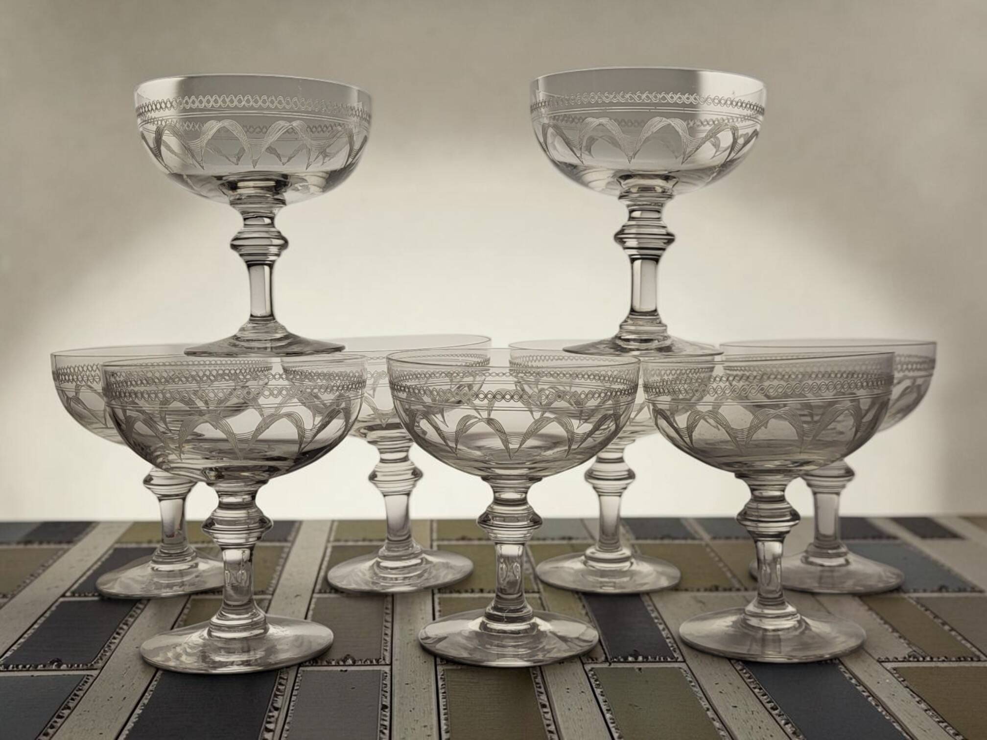 9 crystal champagne coupes