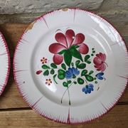 Ensemble de 2 anciennes assiettes décor bouquet de fleurs
