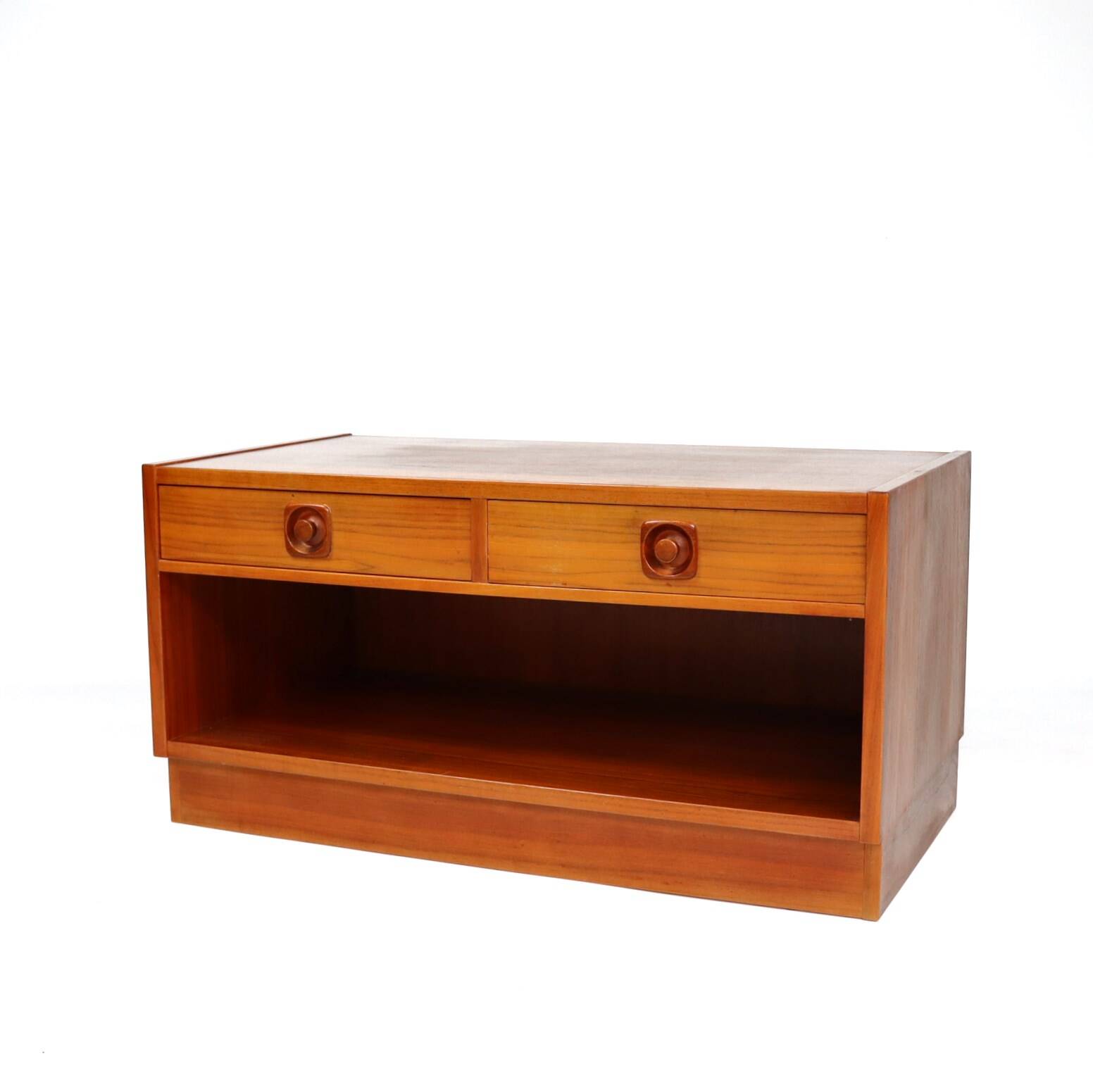 70s chest of drawers