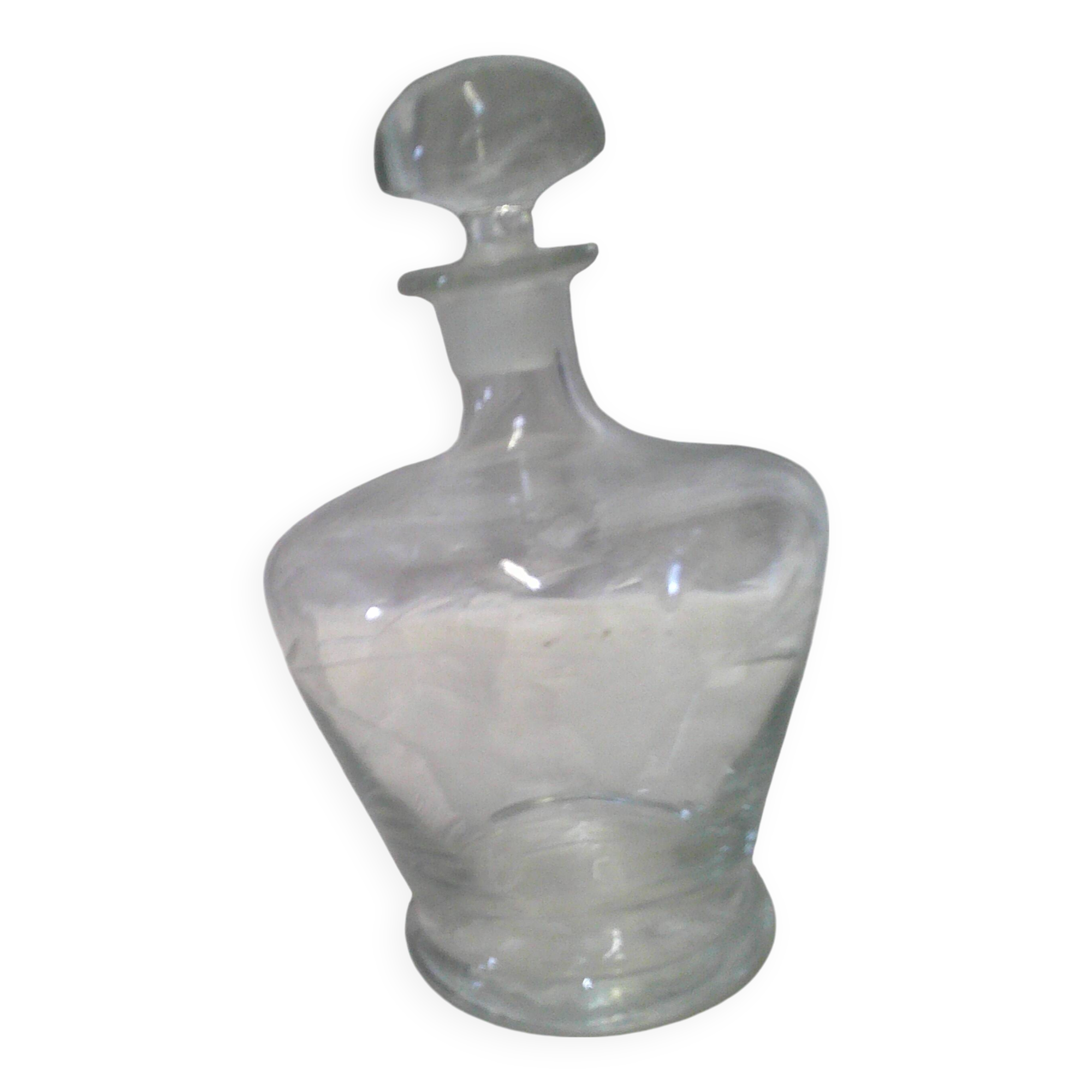 Carafe en verre gravé