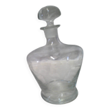 Carafe en verre gravé