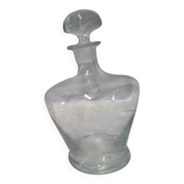 Carafe en verre gravé