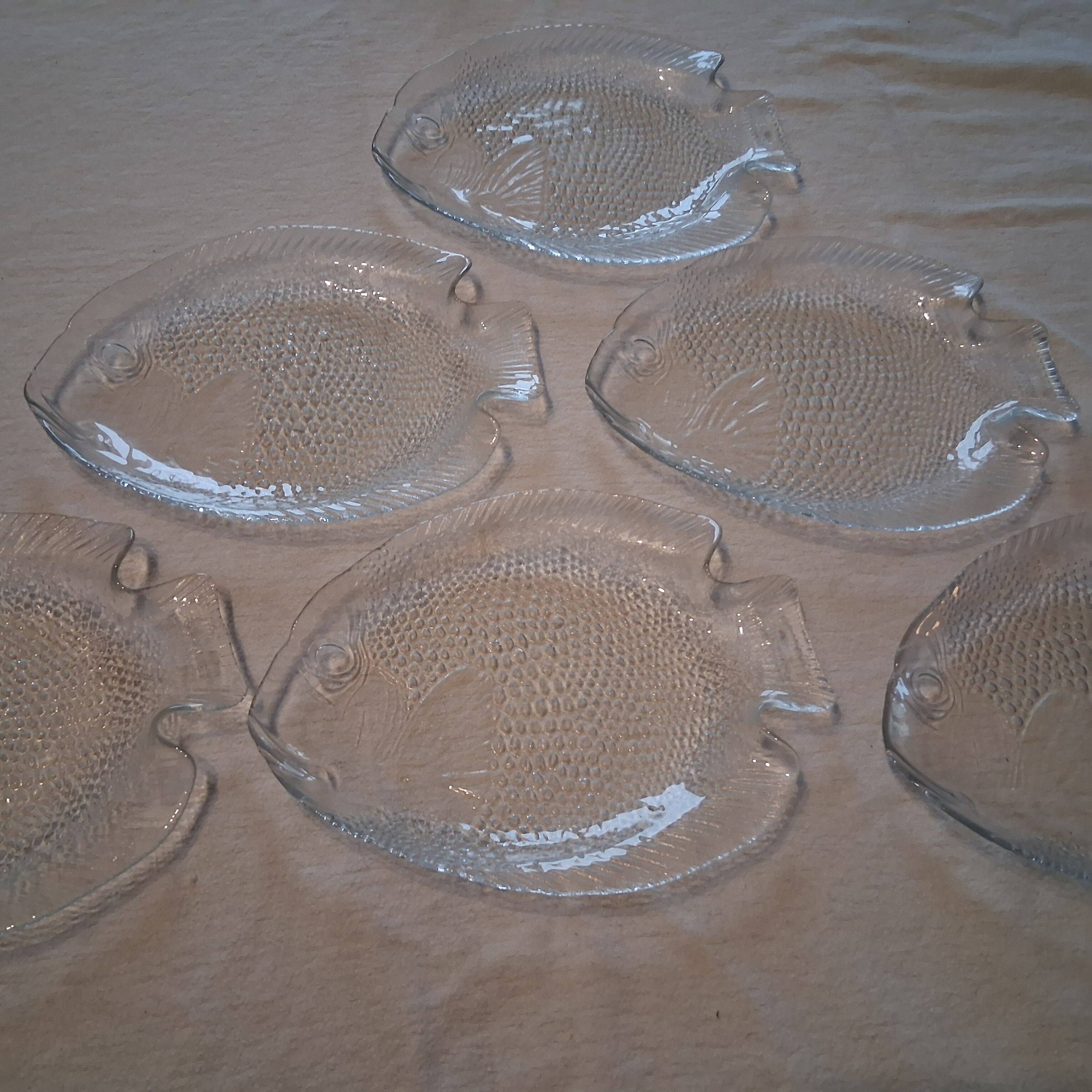 6 glass fish plates from Arcoroc in very good condition.