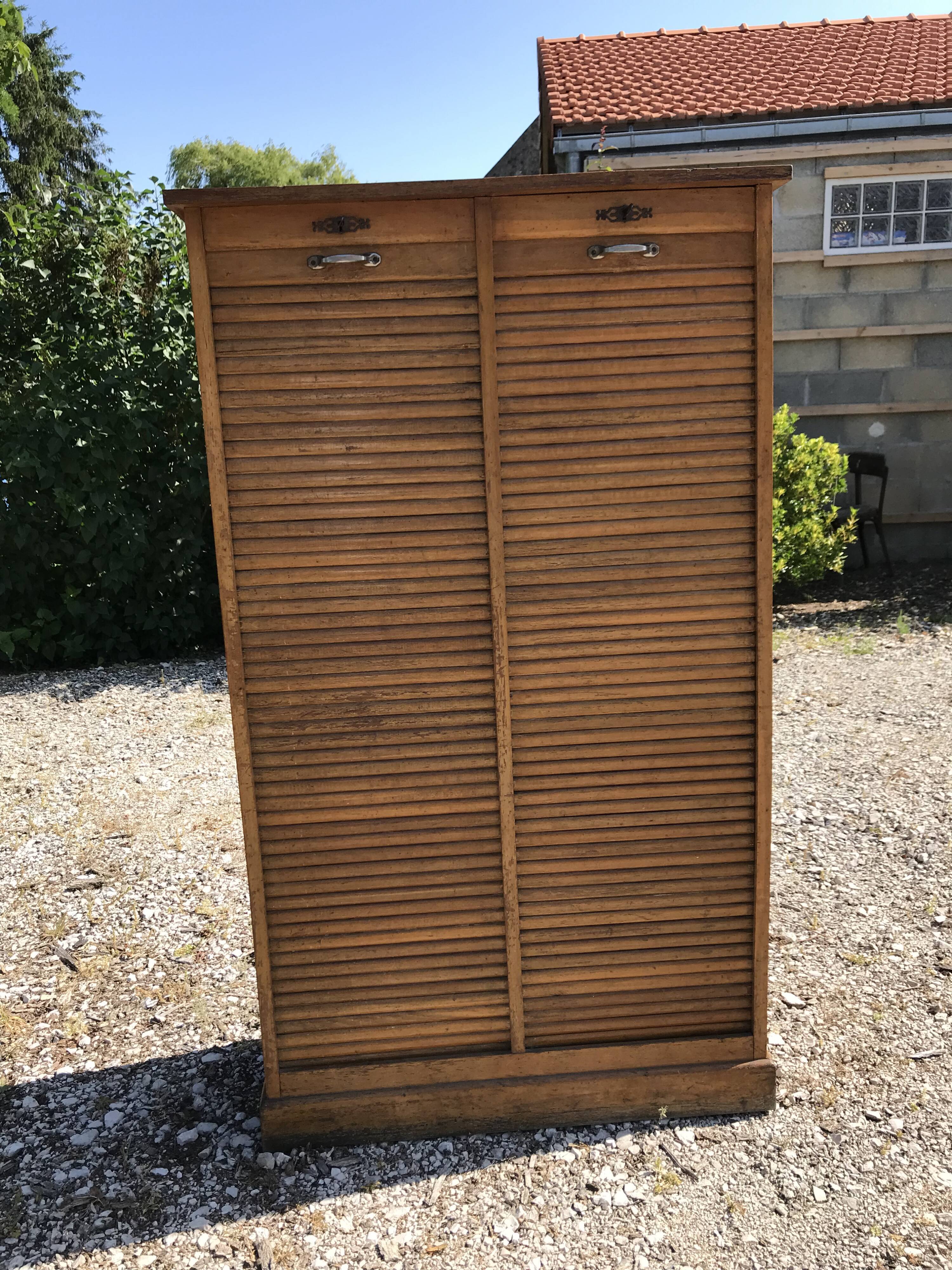 Notary furniture cabinet with curtains