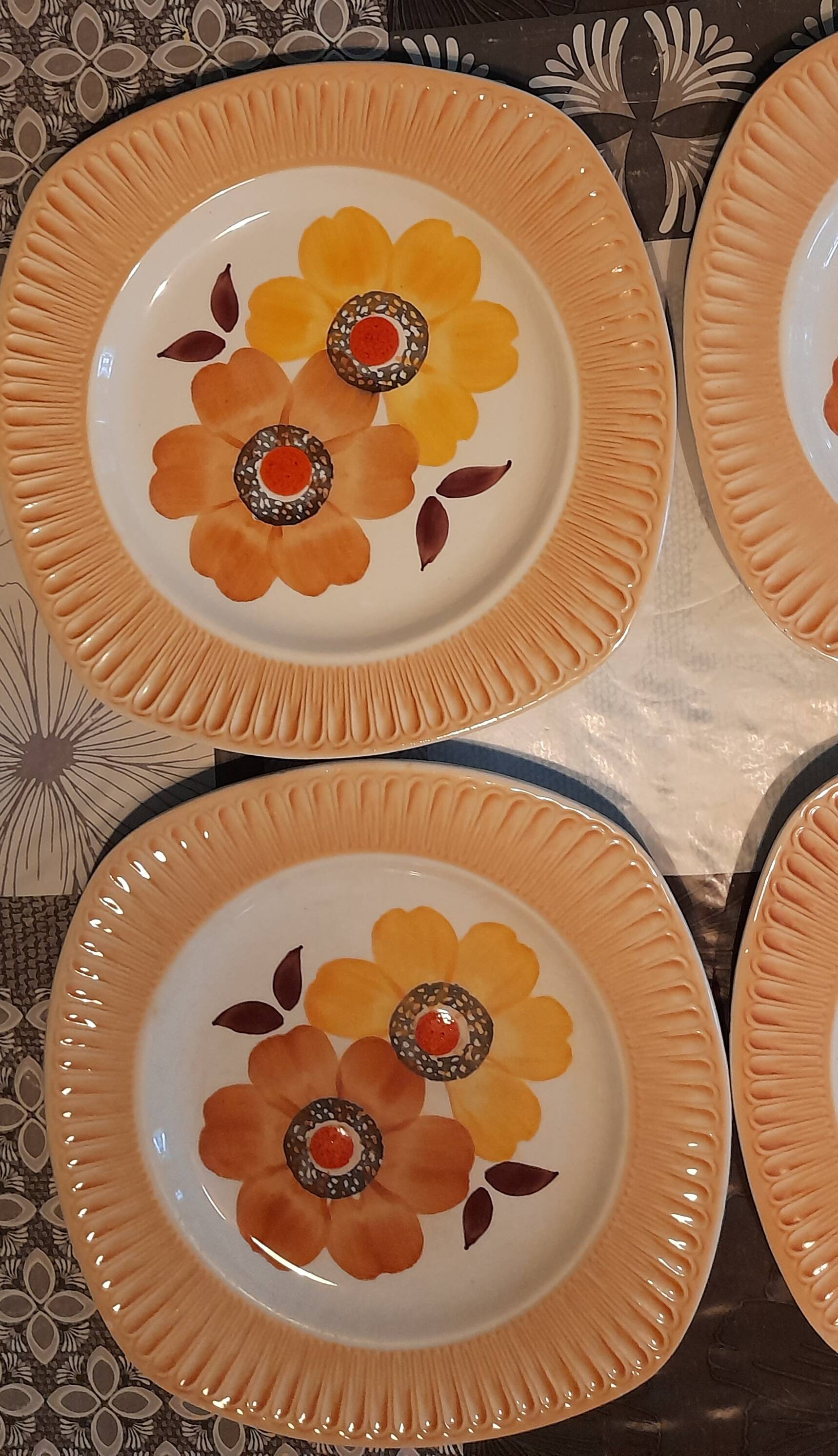 4 vintage plates 1970s mondovi italy