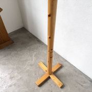 Porte-manteaux sur pied en pin massif, Les Arcs, années 70