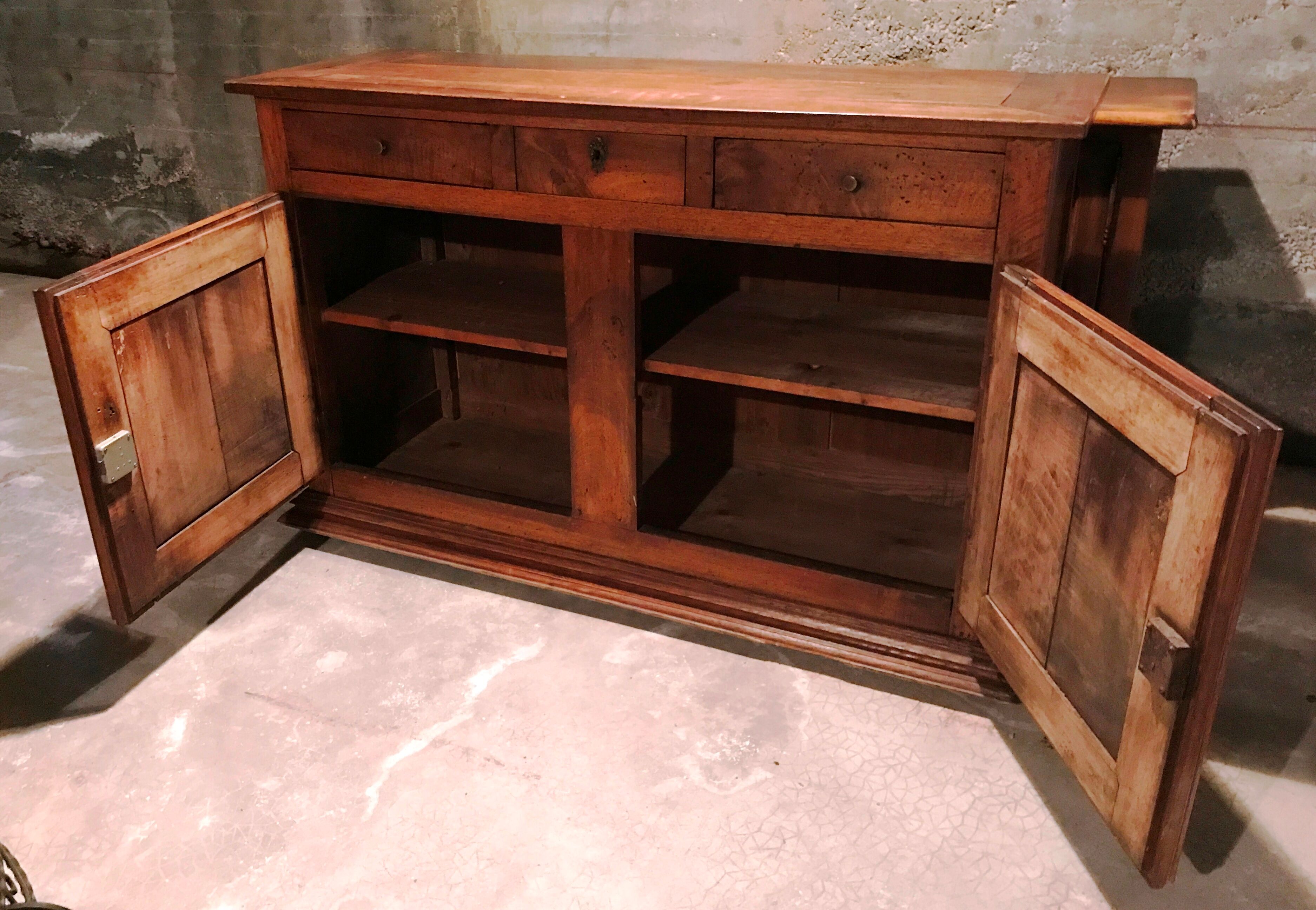 Buffet bahut 1920