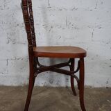 Antique bistro chair in turned wood from the early 20th century