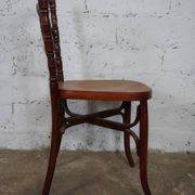 Antique bistro chair in turned wood from the early 20th century
