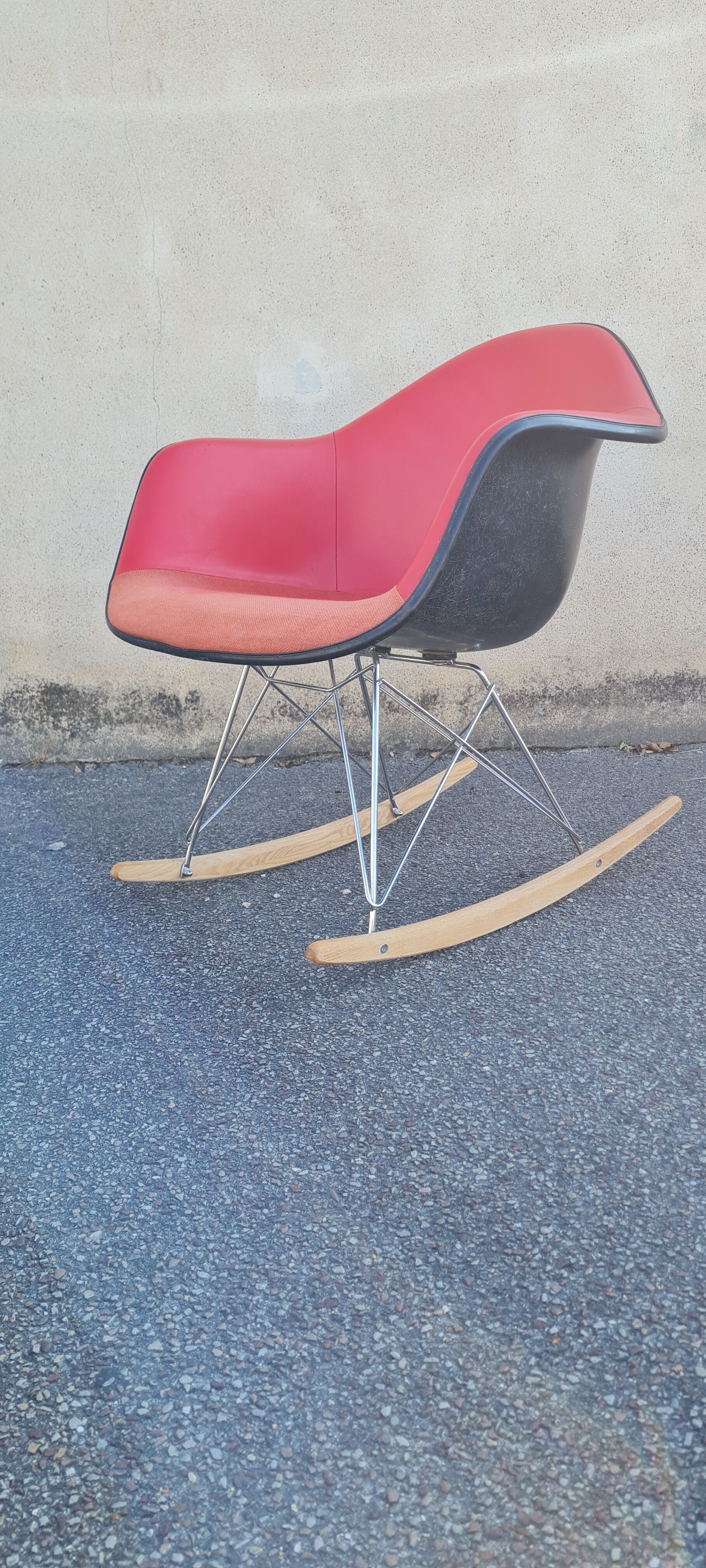 Rocking chair RAR fiberglass by Charles & Eames 1970